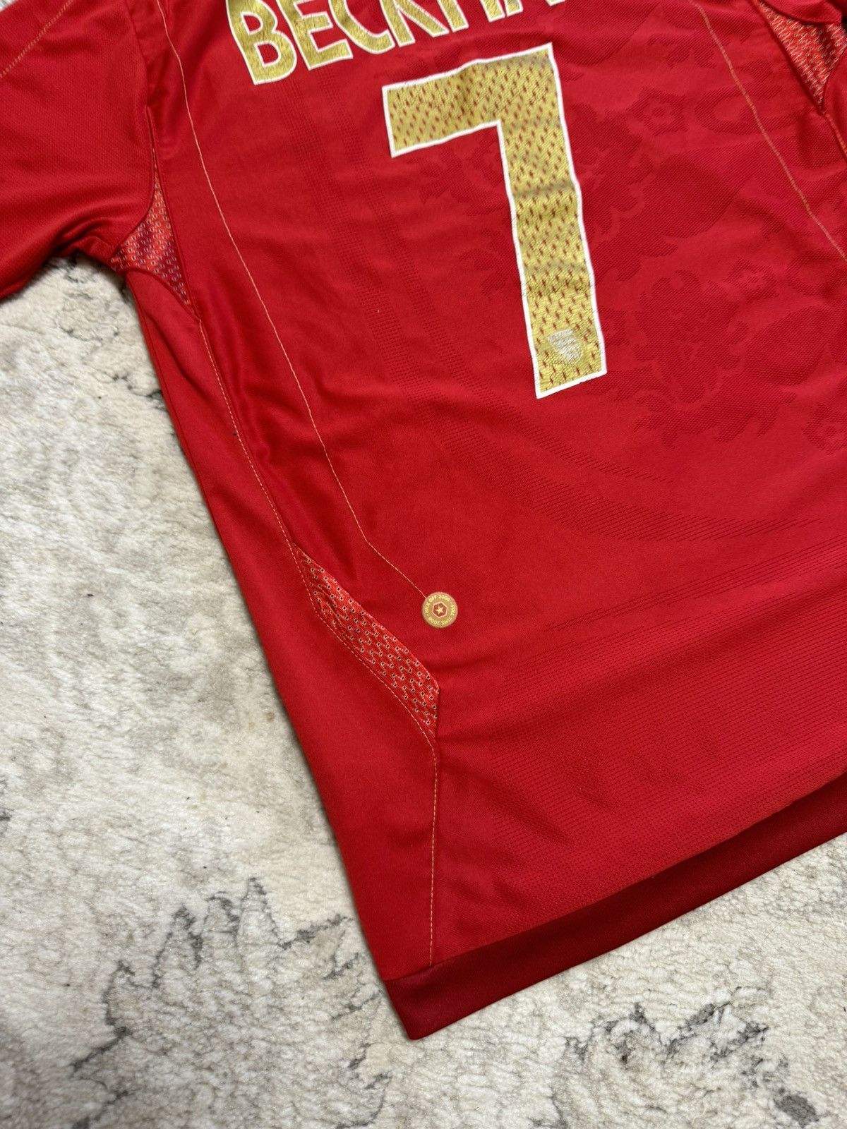 Umbro ENGLAND UMBRO 2006/2008 FOOTBALL AWAY JERSEY #7 BECKHAM Size US S / EU 44-46 / 1 - 6 Thumbnail