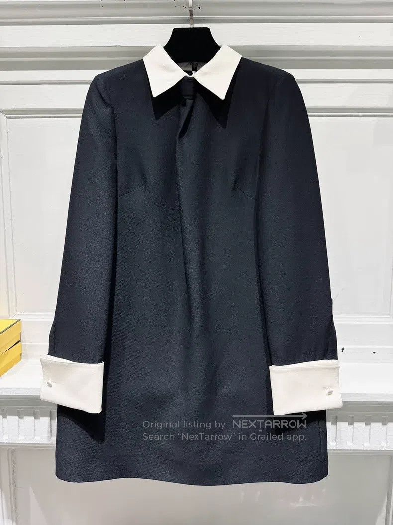 Valentino Valentino Black long-sleeved dress with white lapels Size S / US 4 / IT 40 - 1 Thumbnail