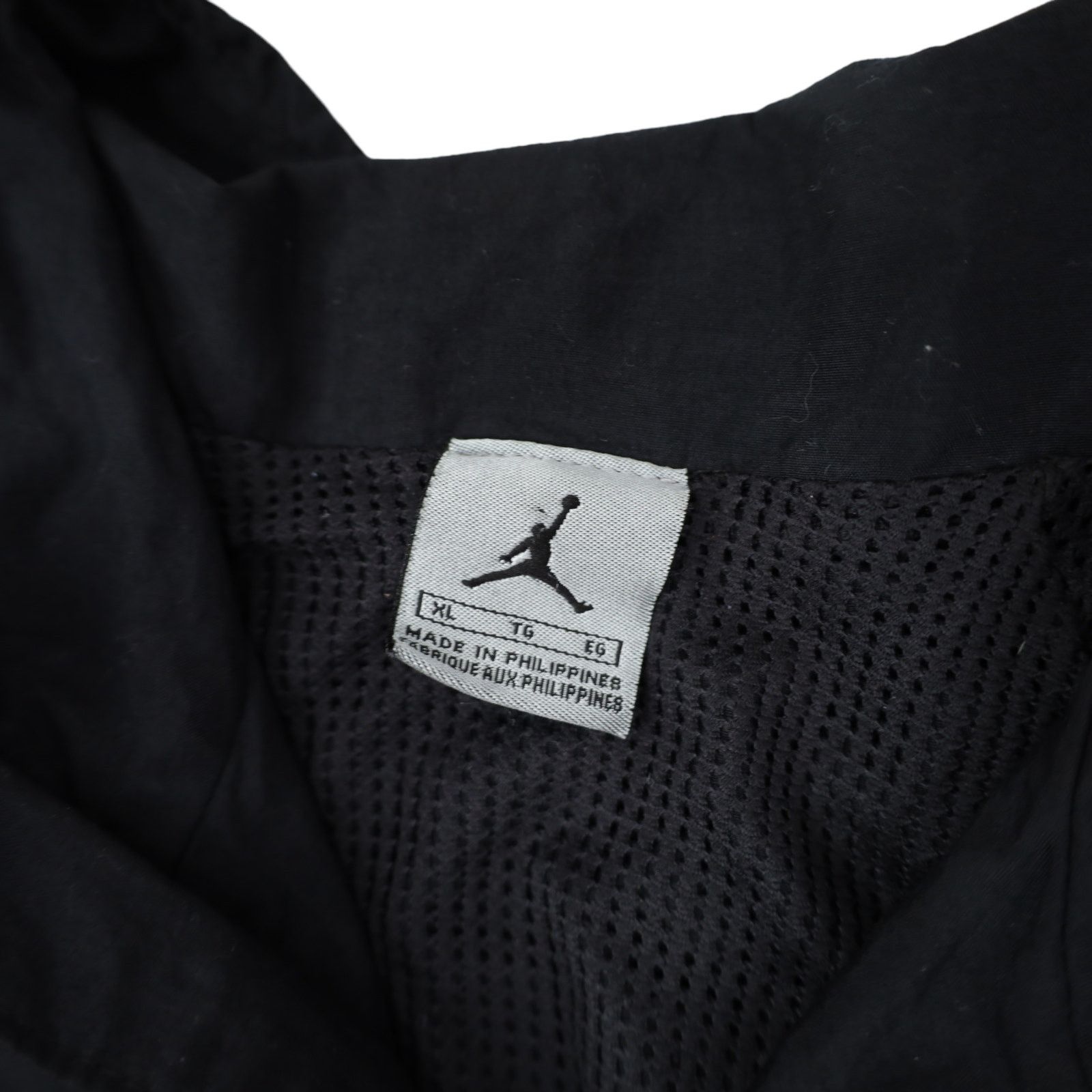 Jordan Brand × Nike × Vintage Vintage Nike Air Jordan Bred Spellout Windbreaker Jacket Size US XL / EU 56 / 4 - 5 Thumbnail