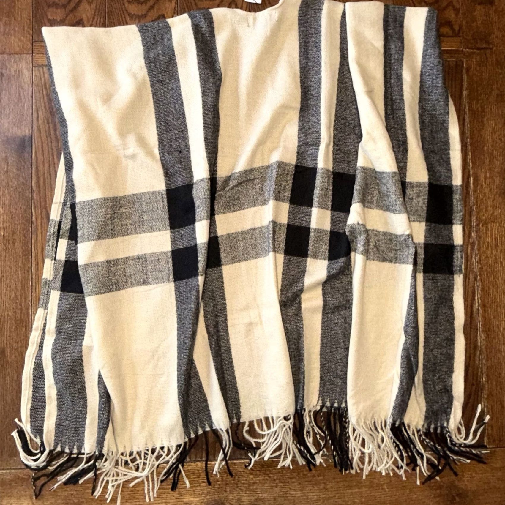 Banana Republic Banana Republic Wrap Erin Plaid One Size Fits All Poncho Shawl/Wrap Womens Plaid Beige Black Tan Fringe New Size ONE SIZE - 6 Thumbnail