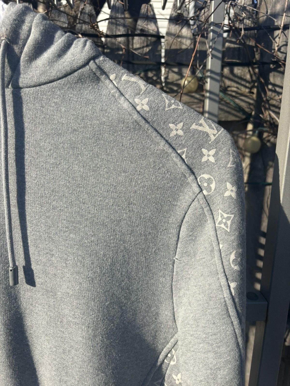 Louis Vuitton Louis Vuitton grey monogram hoodie Size US XS / EU 42 / 0 - 2 Thumbnail