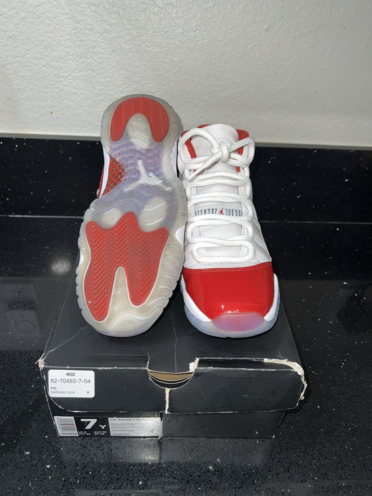 Jordan Brand Jordan 11 Retro ‘Cherry’ Size US 7 / EU 40 - 2 Thumbnail