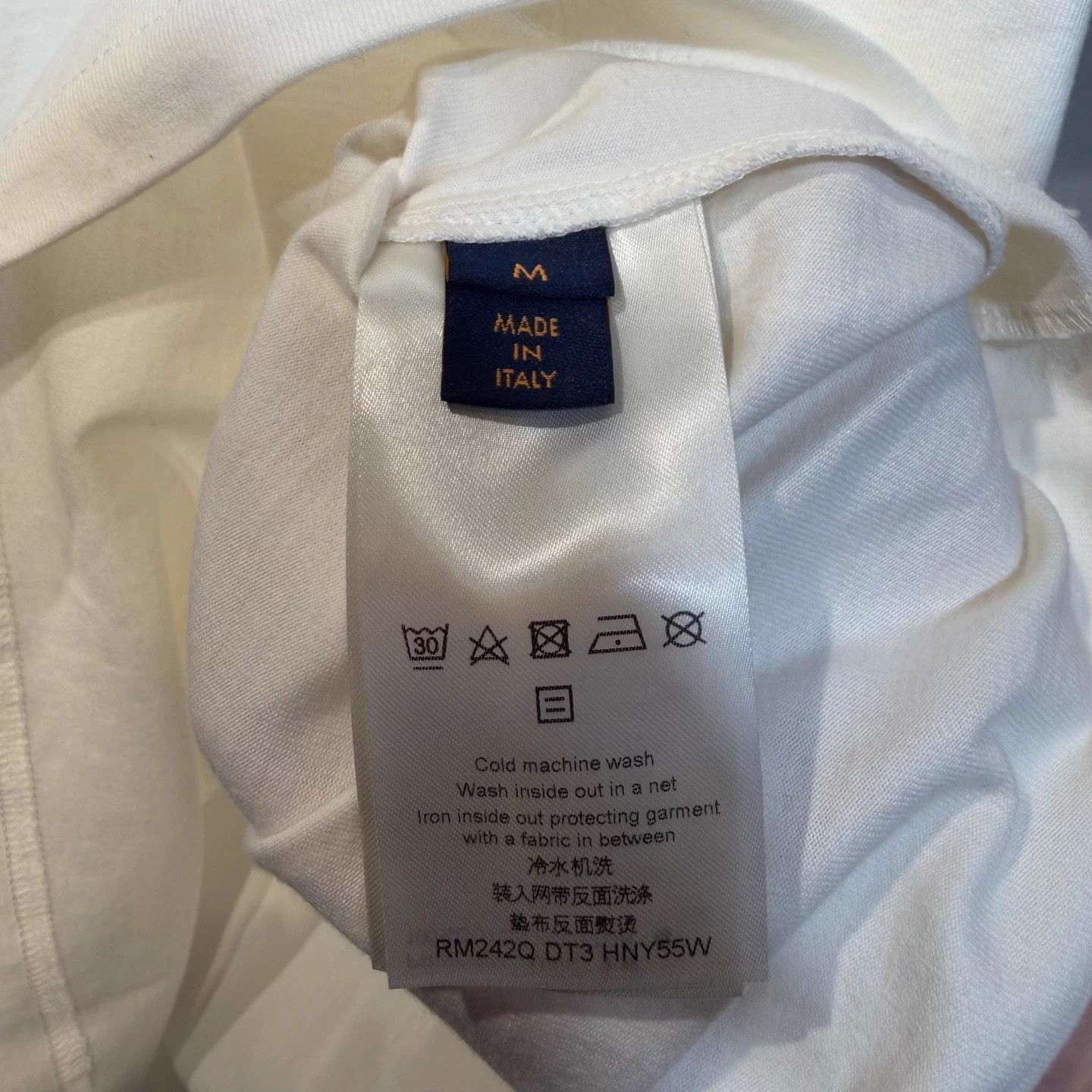 Louis Vuitton LV White Embossed Logo Short Tee M New w/ Tags Size US M / EU 48-50 / 2 - 4 Thumbnail