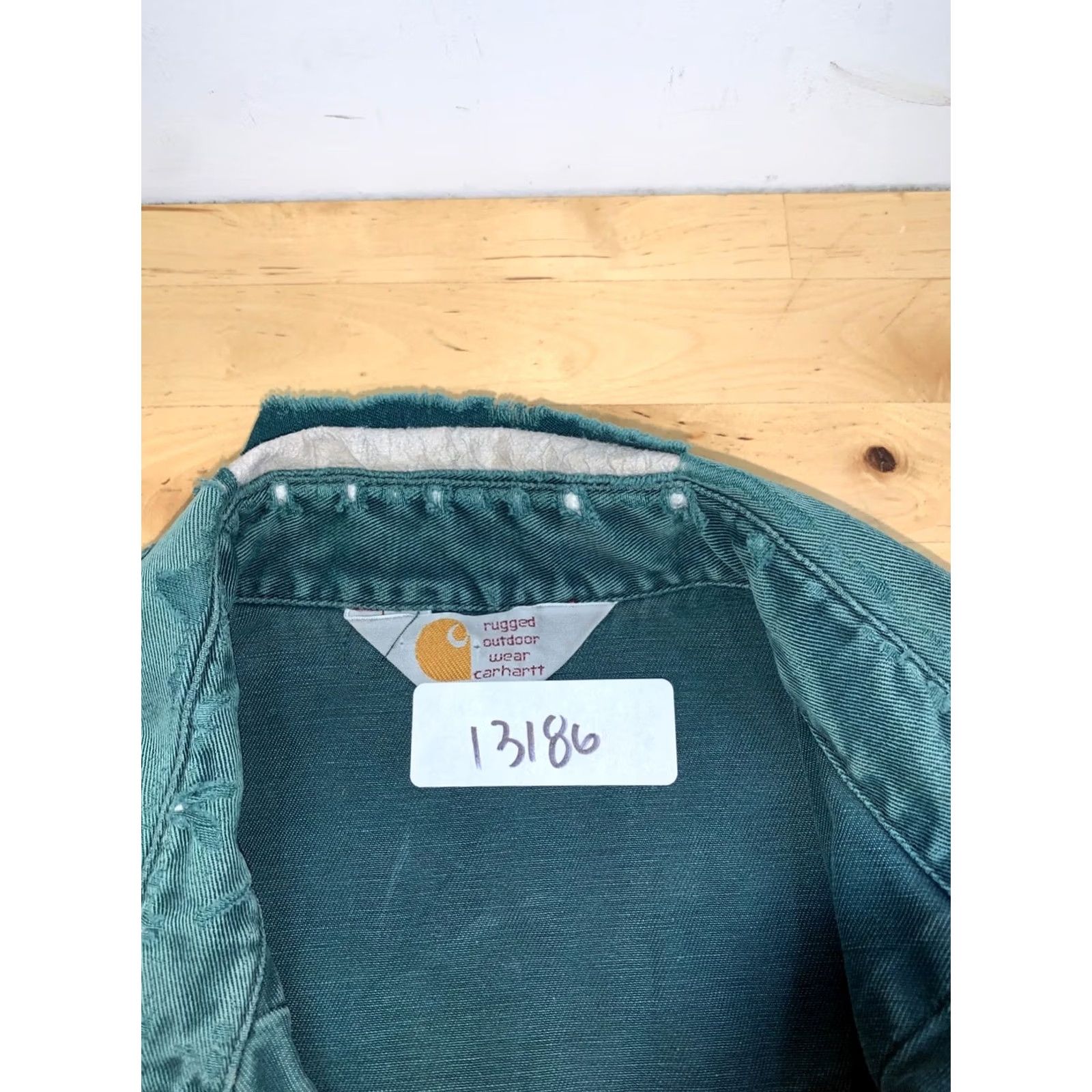 Carhartt VINTAGE Carhartt Rugged Outdoor Wear Shirt L Green Distress Pearl Snap 13186 Mens Size US L / EU 52-54 / 3 - 2 Thumbnail
