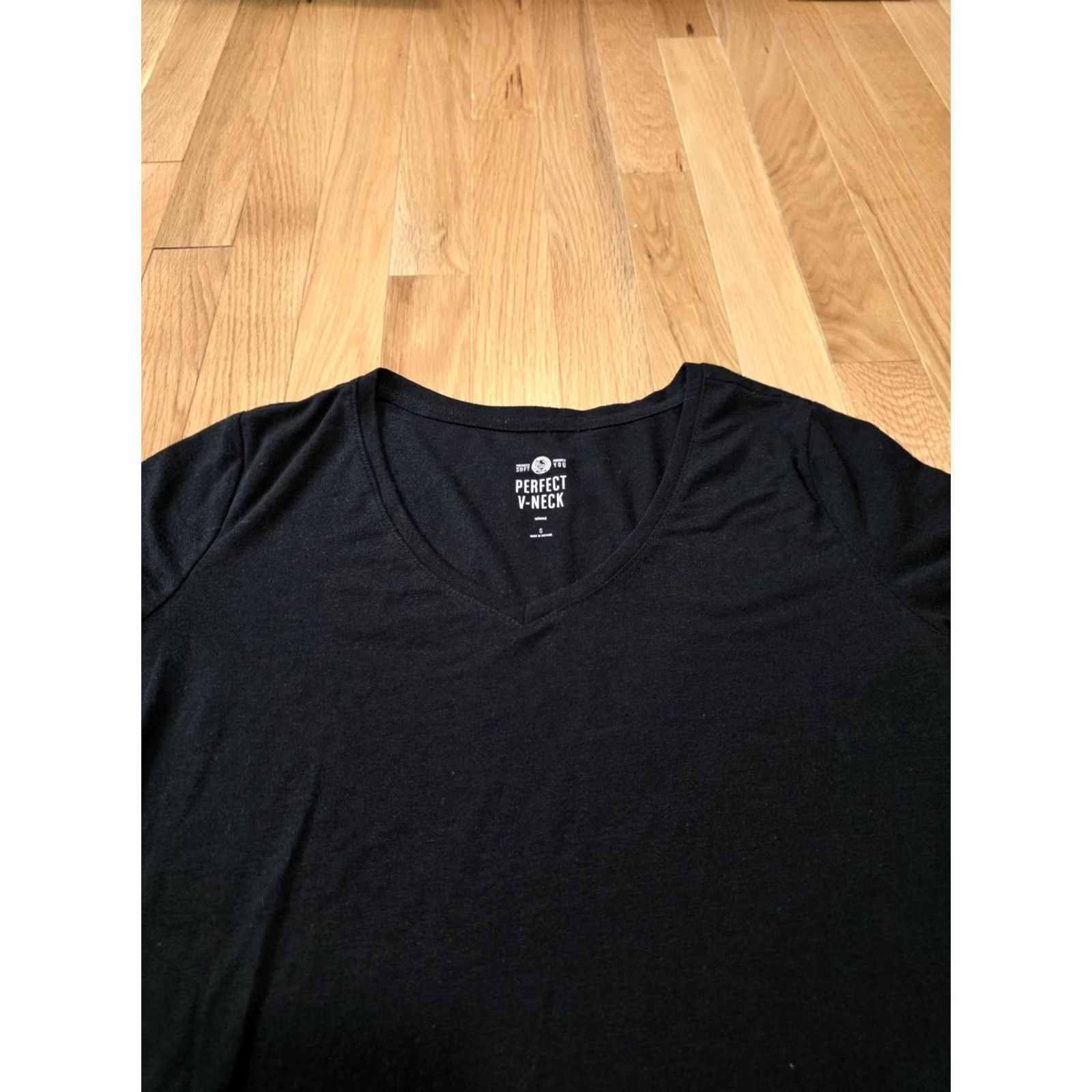 Vintage SO Perfect V-Neck T-Shirt Black S Womens Size S Small V-Neck Size S / US 4 / IT 40 - 4 Thumbnail