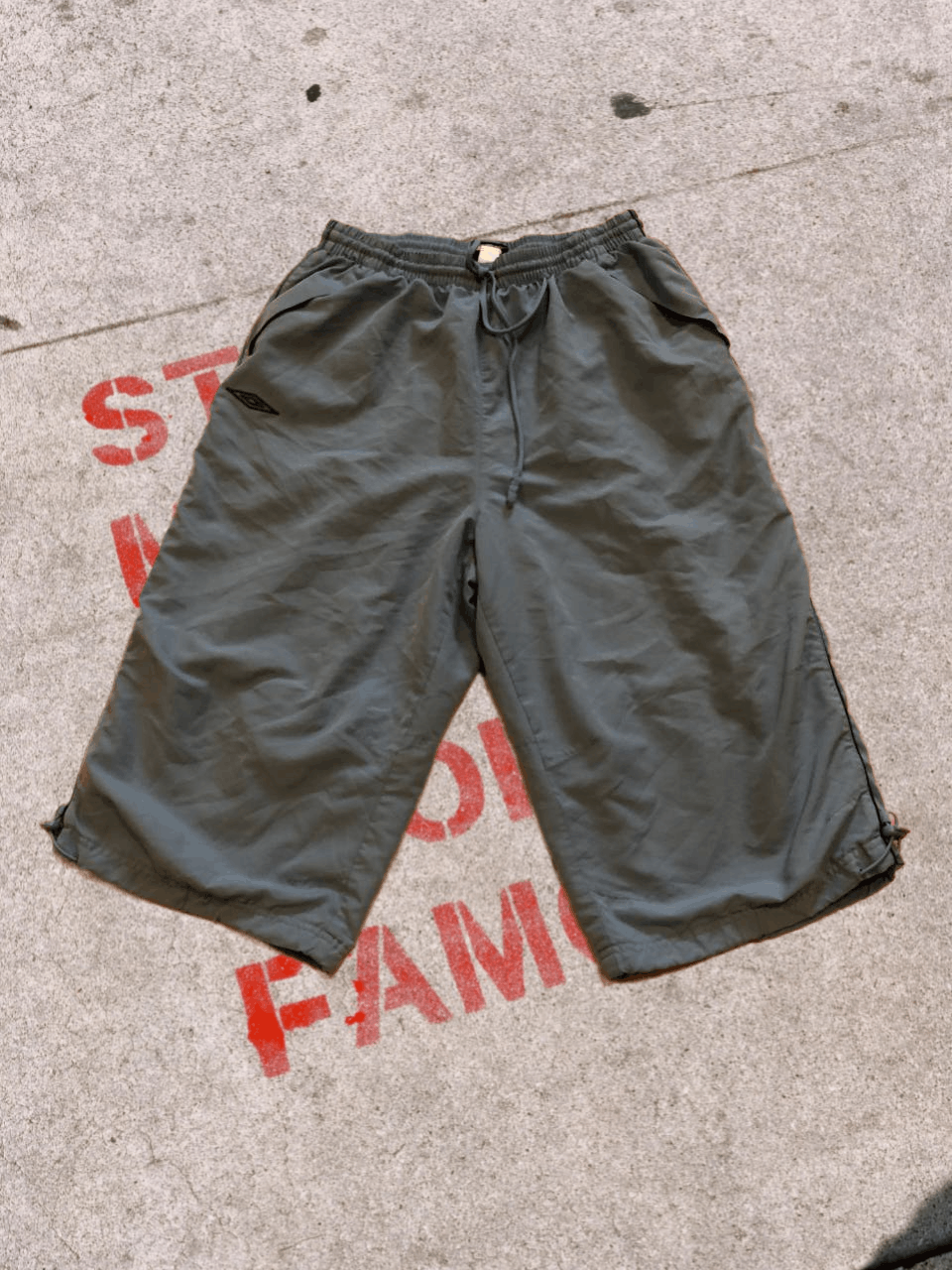 Umbro Vintage Y2K Umbro shorts streetwear logo Size US 36 / EU 52 - 1 Thumbnail
