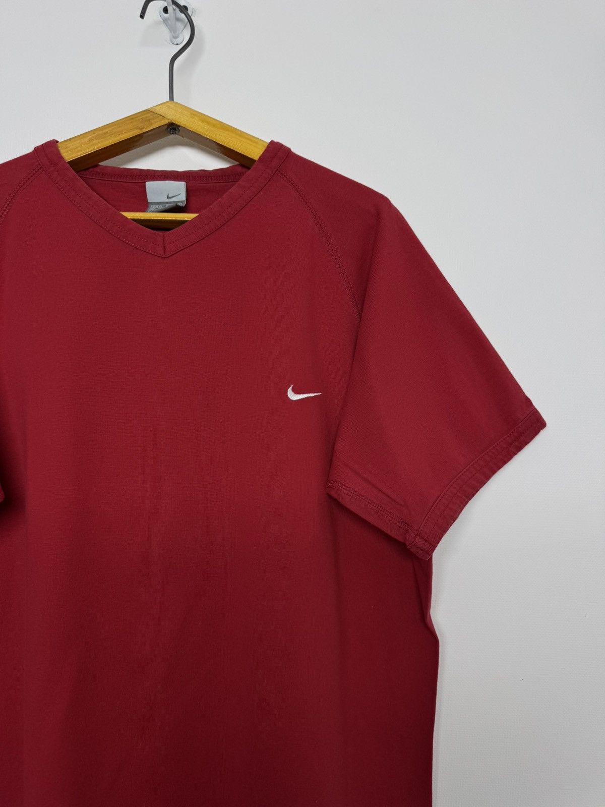 Nike Vintage Y2K Nike Fit Travis Scott Mini Swoosh T-Shirt Red Size US XL / EU 56 / 4 - 2 Thumbnail