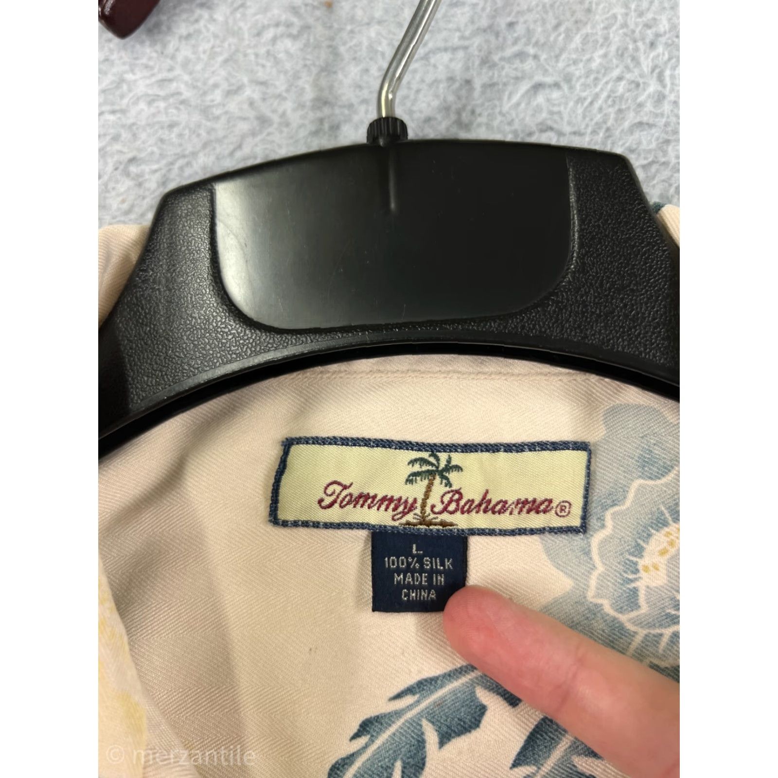 Tommy Bahama Tommy Bahama Shirt Mens Large Beige Floral 100% Silk Herringbone Hawaiian Camp Shirt Size US L / EU 52-54 / 3 - 3 Thumbnail