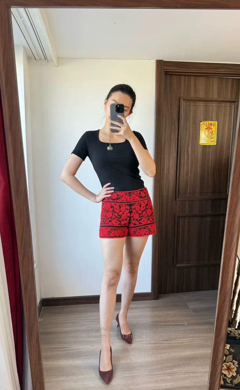 Valentino Valentino Haute couture shorts Size 26" / US 2 / IT 38 - 3 Thumbnail