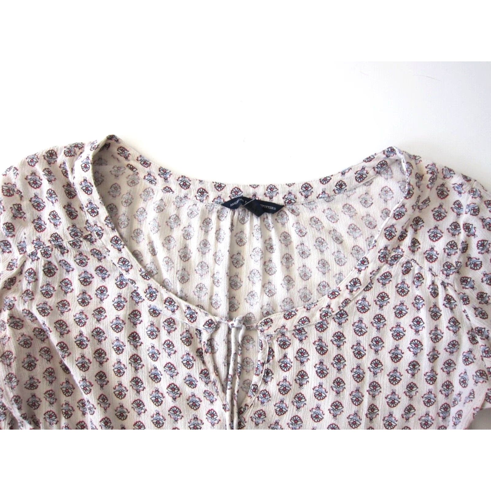 American Eagle Outfitters American Eagle Outfitters Blouse M Womens 3/4 Sleeve Round Neck Floral Peasant Blue Pink Paisley 100% Rayon Size M / US 6-8 / IT 42-44 - 3 Thumbnail