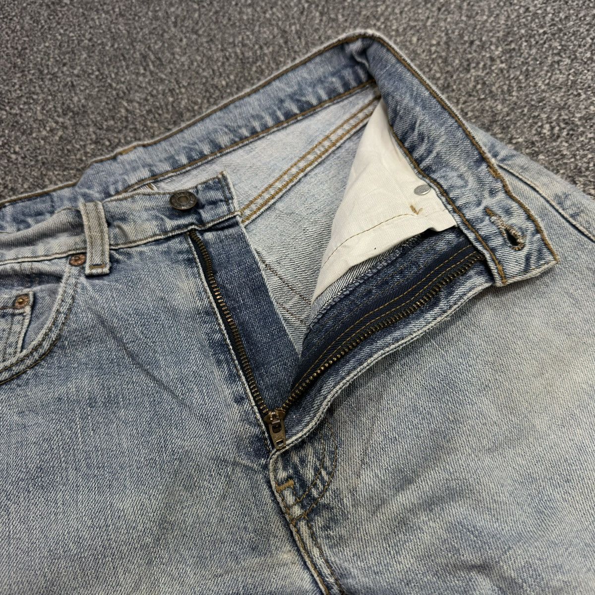 Levi's Vintage Clothing Vintage 90s Levis 509-0217 Faded Aging Denim Light Washed Size US 29 - 15 Thumbnail