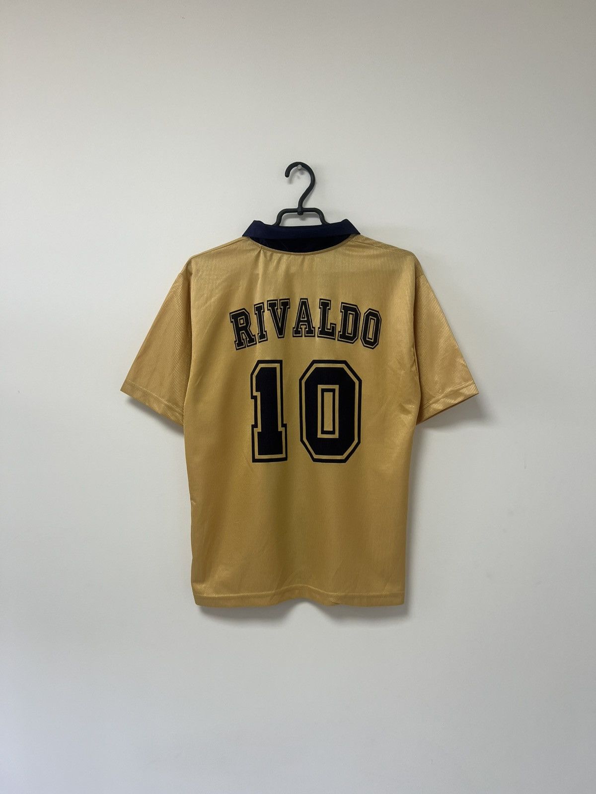 Vintage Vintage Barcelona 2002/2003 Jersey Rivaldo Football Shirt M Size US M / EU 48-50 / 2 - 3 Thumbnail