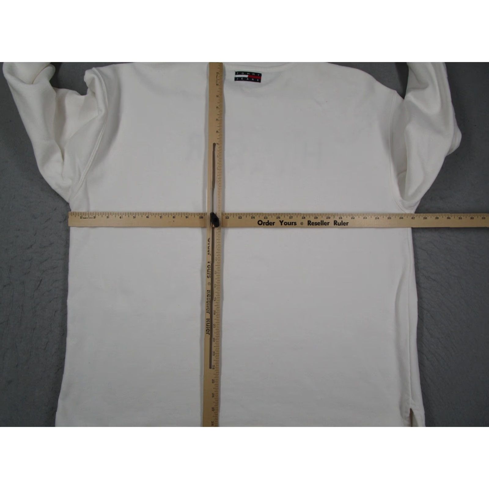Tommy Hilfiger VINTAGE Tommy Hilfiger Jeans Sweatshirt Mens 2XL White Embossed Logo 90s USA Crew Neck Pullover Graphic Print Size US XXL / EU 58 / 5 - 6 Thumbnail