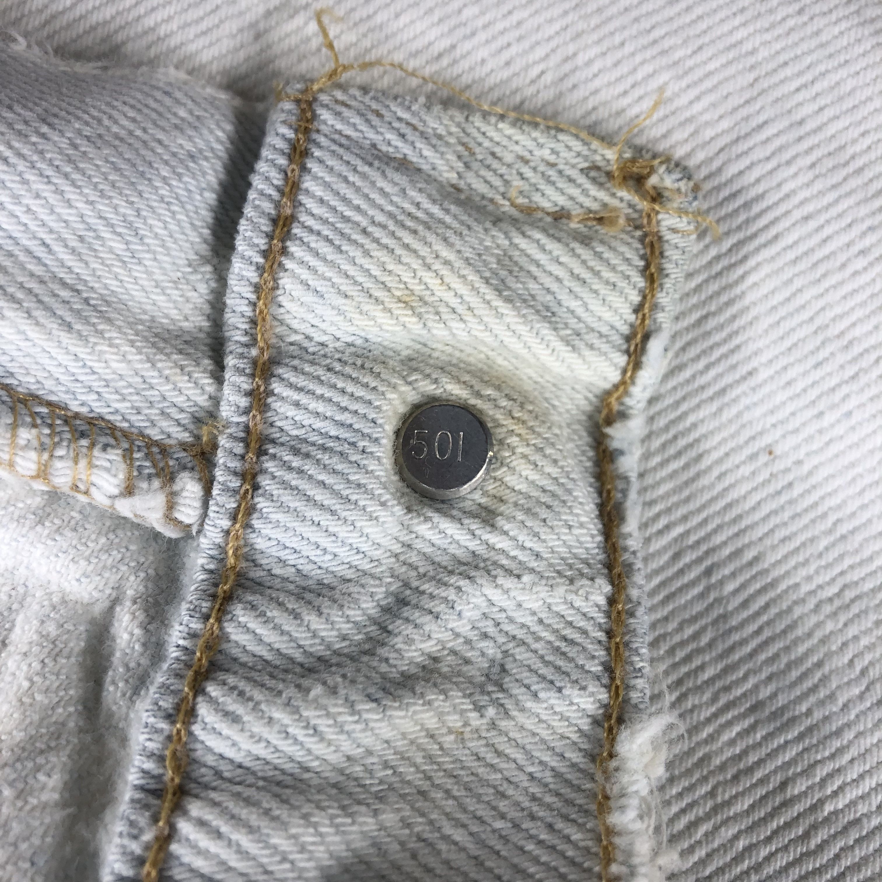 Levi's × Vintage 90s Vintage Light Wash Levis 550 Jeans-JM1196 Size US 31 - 9 Thumbnail