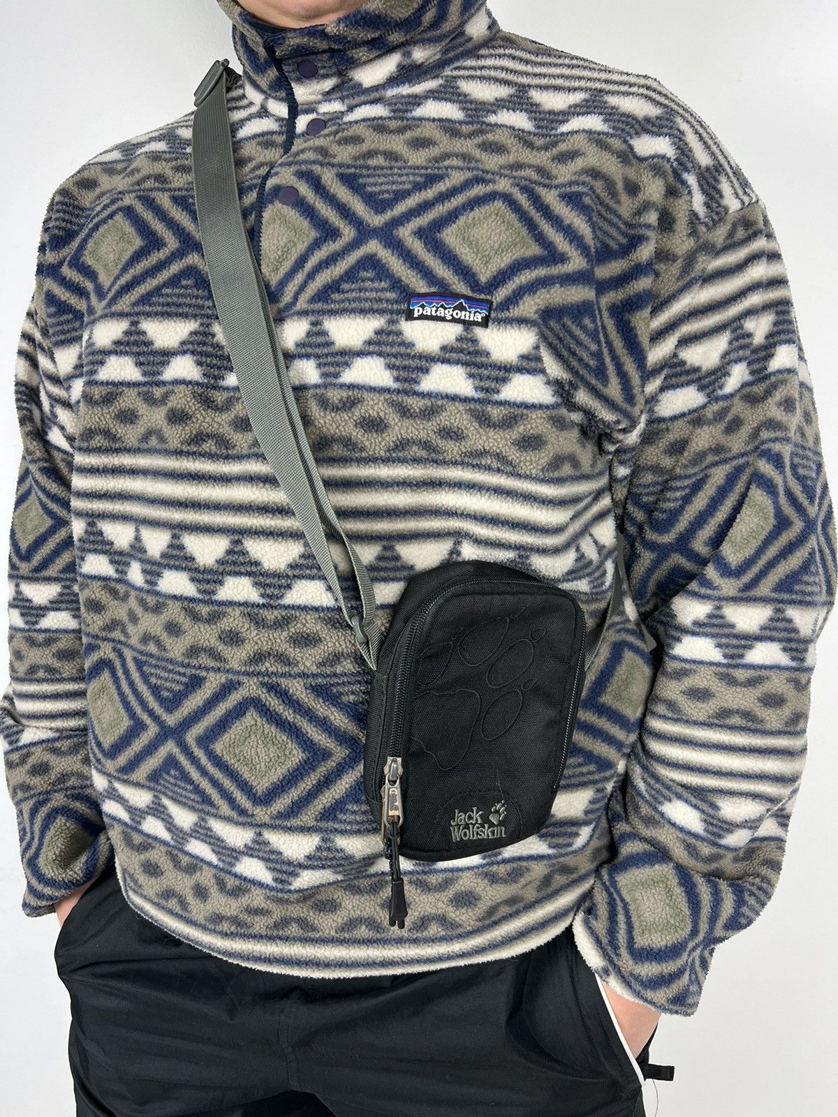 Jack Wolfskins x Vintage Jack Wolfskin Messenger Mini Bag Black Y2K, Men's