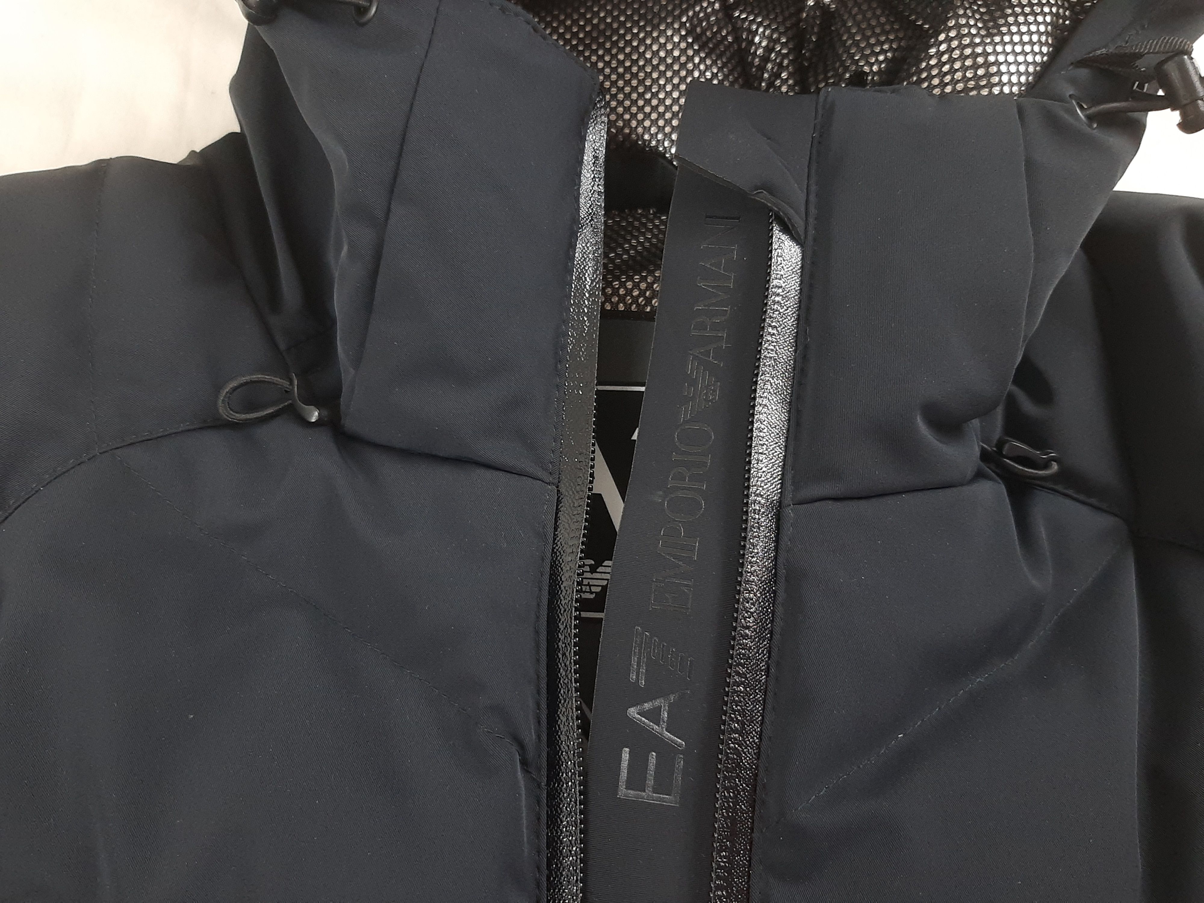 Emporio Armani Emporio Armani EA7 Ski Jacket Black Women's Size L Down Size L / US 10 / IT 46 - 11 Thumbnail