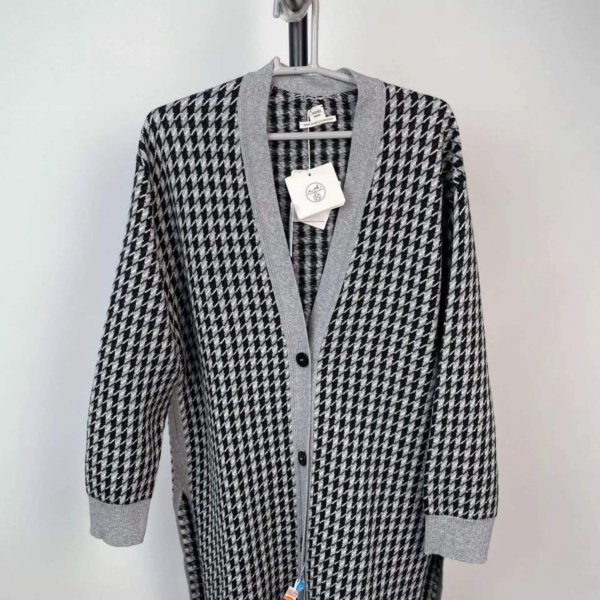 Hermes Hermès houndstooth cashmere cardigan 34 black gray NWT Size XS / US 0-2 / IT 36-38 - 2 Thumbnail
