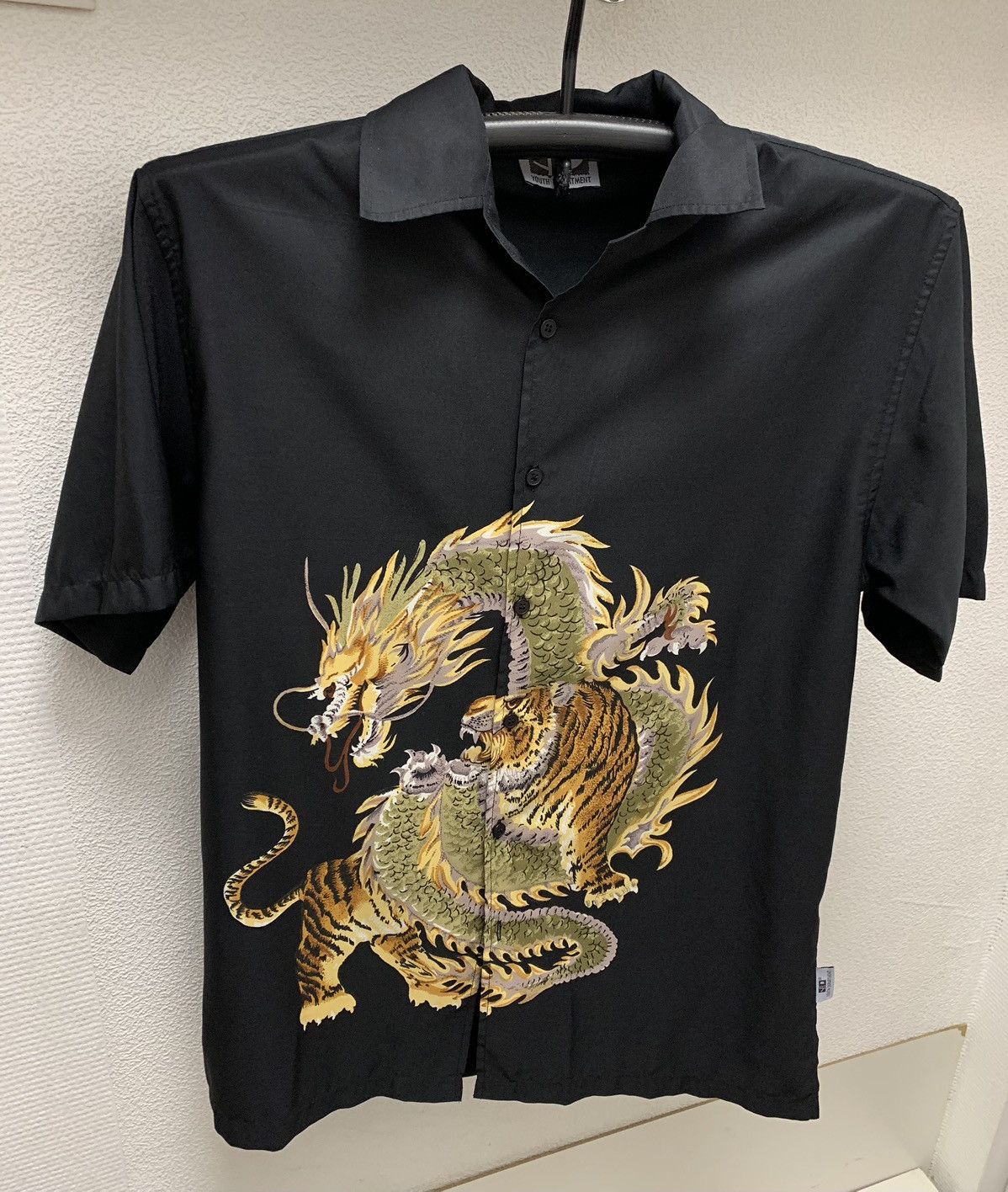Japanese Brand Vintage Japanese style Thai silk black dragon t-shirt L sz Size US L / EU 52-54 / 3 - 1 Thumbnail