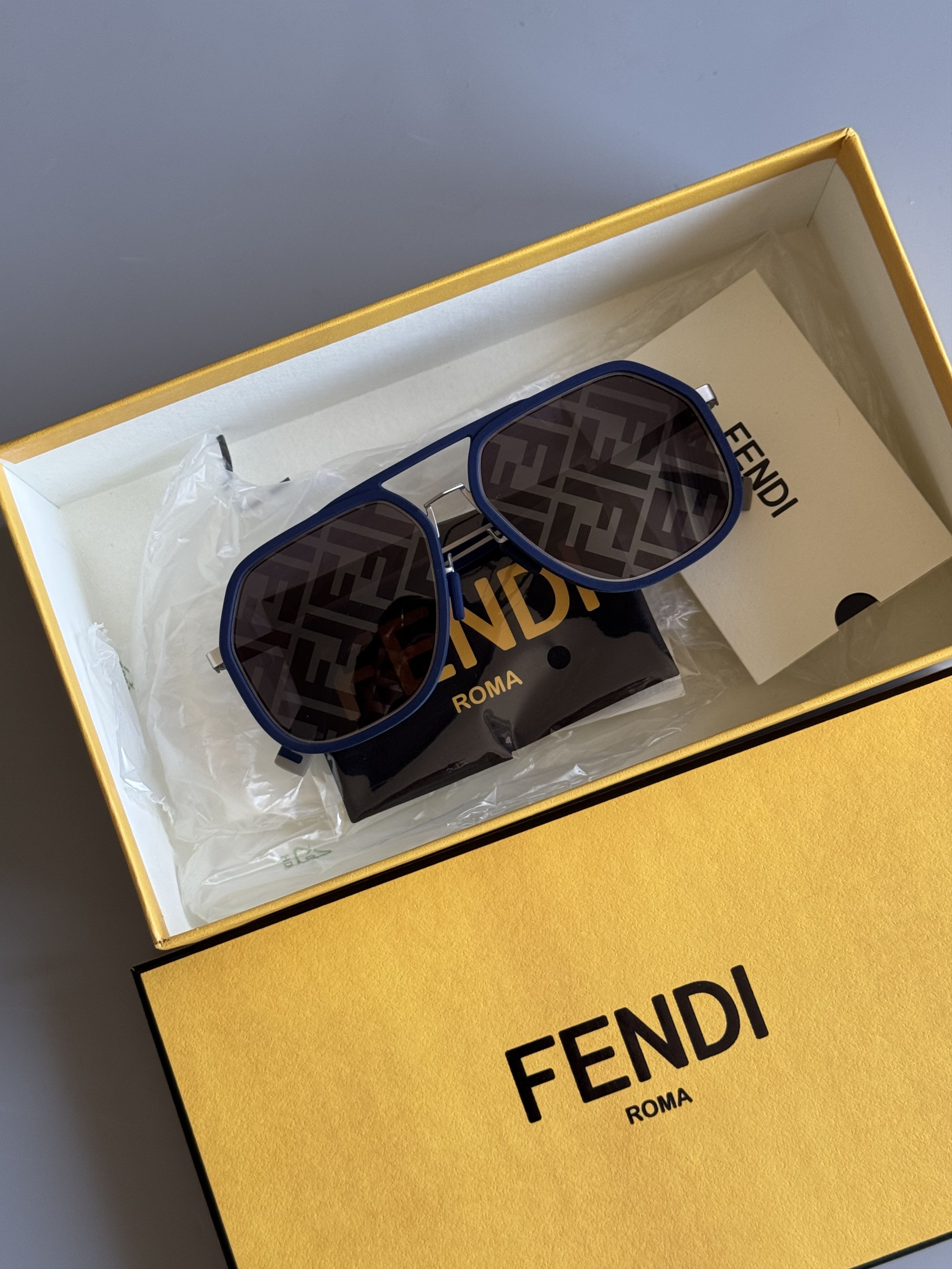 Fendi Fendi Sunglasses Size ONE SIZE - 14 Thumbnail
