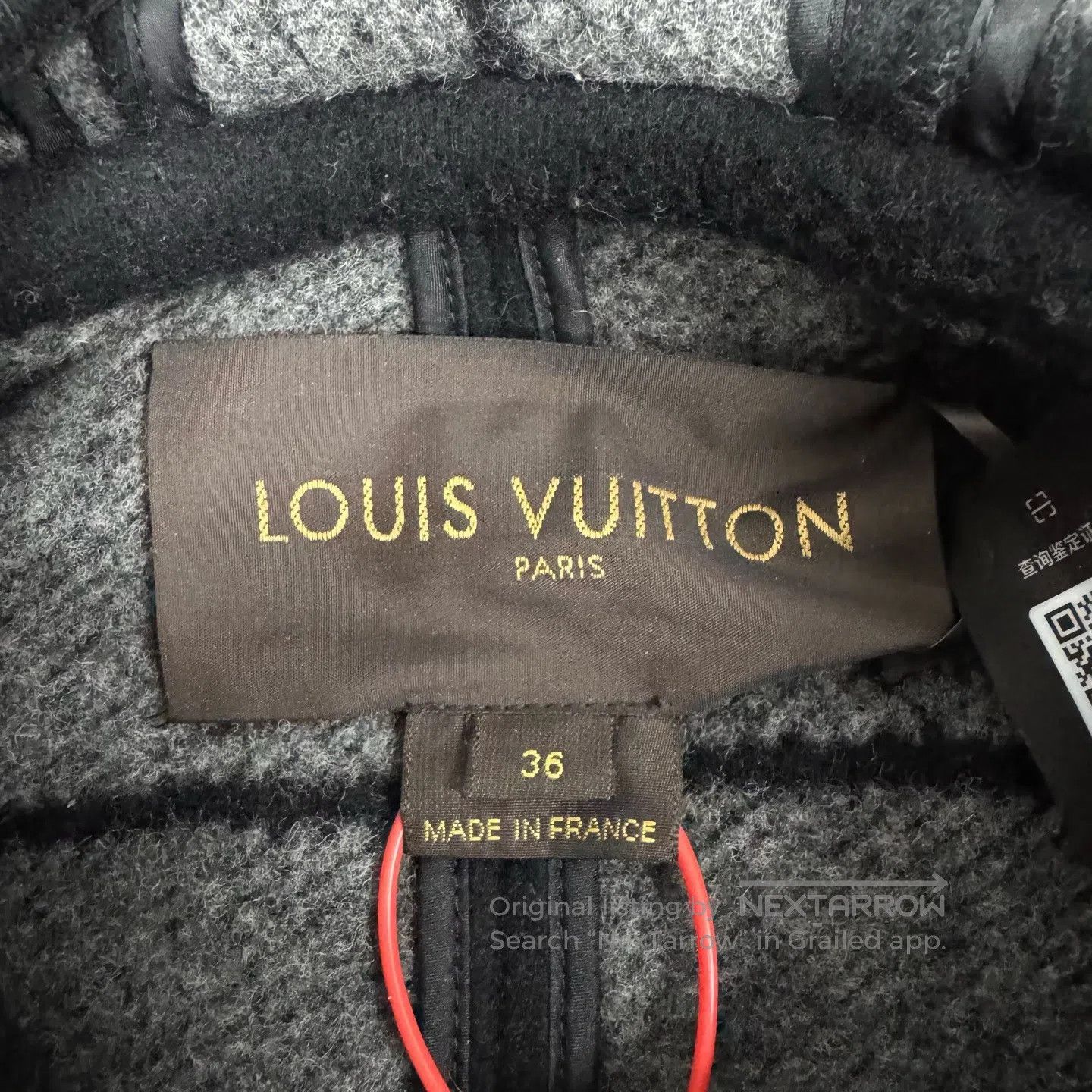 Louis Vuitton Louis Vuitton Large logo; geometric lines; cashmere cloak Size S / US 4 / IT 40 - 5 Thumbnail