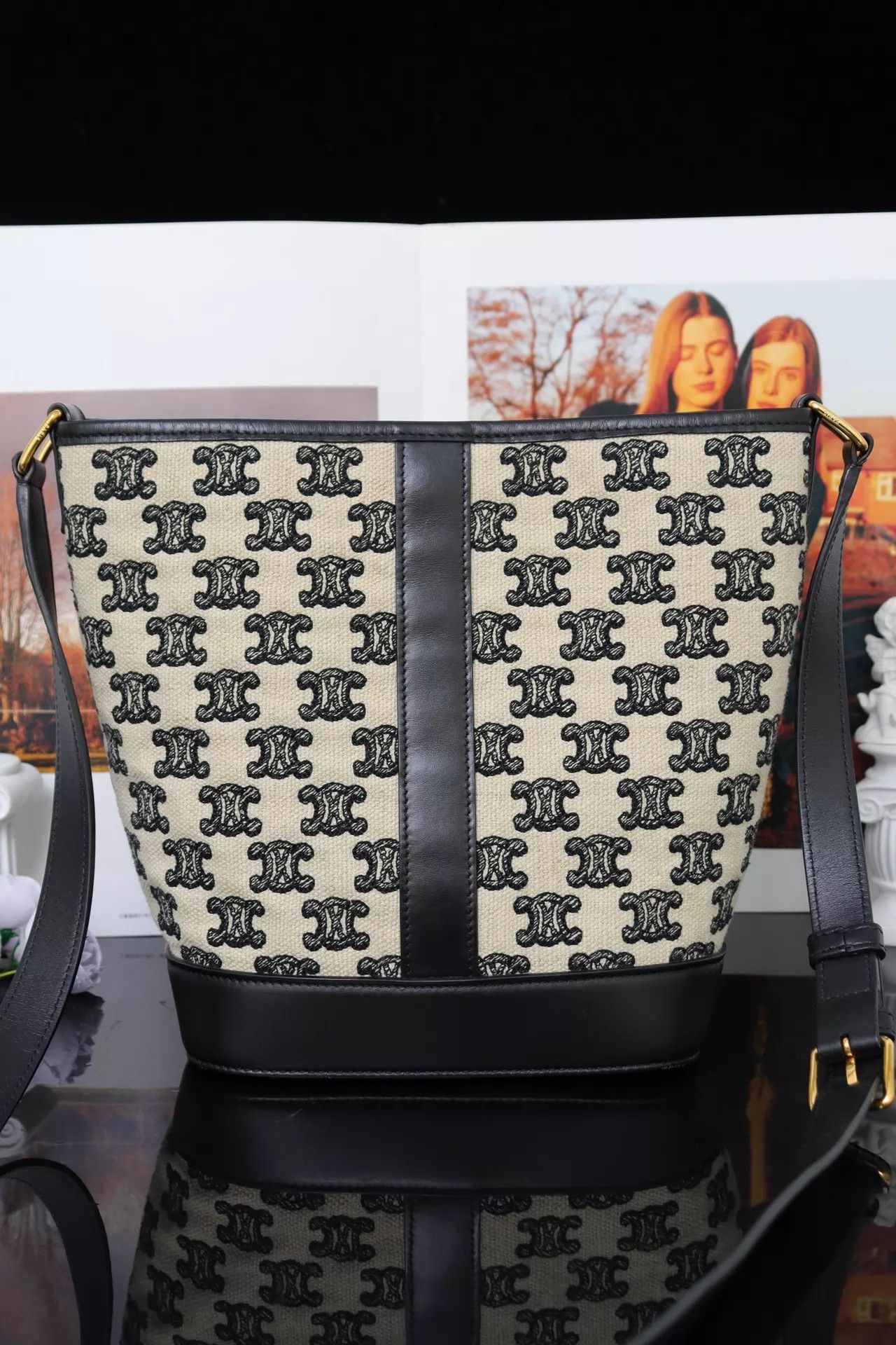 Celine Celine Trotteur Bucket Bag 17.5x22.5x12.5 21/42-NA Size ONE SIZE - 2 Thumbnail