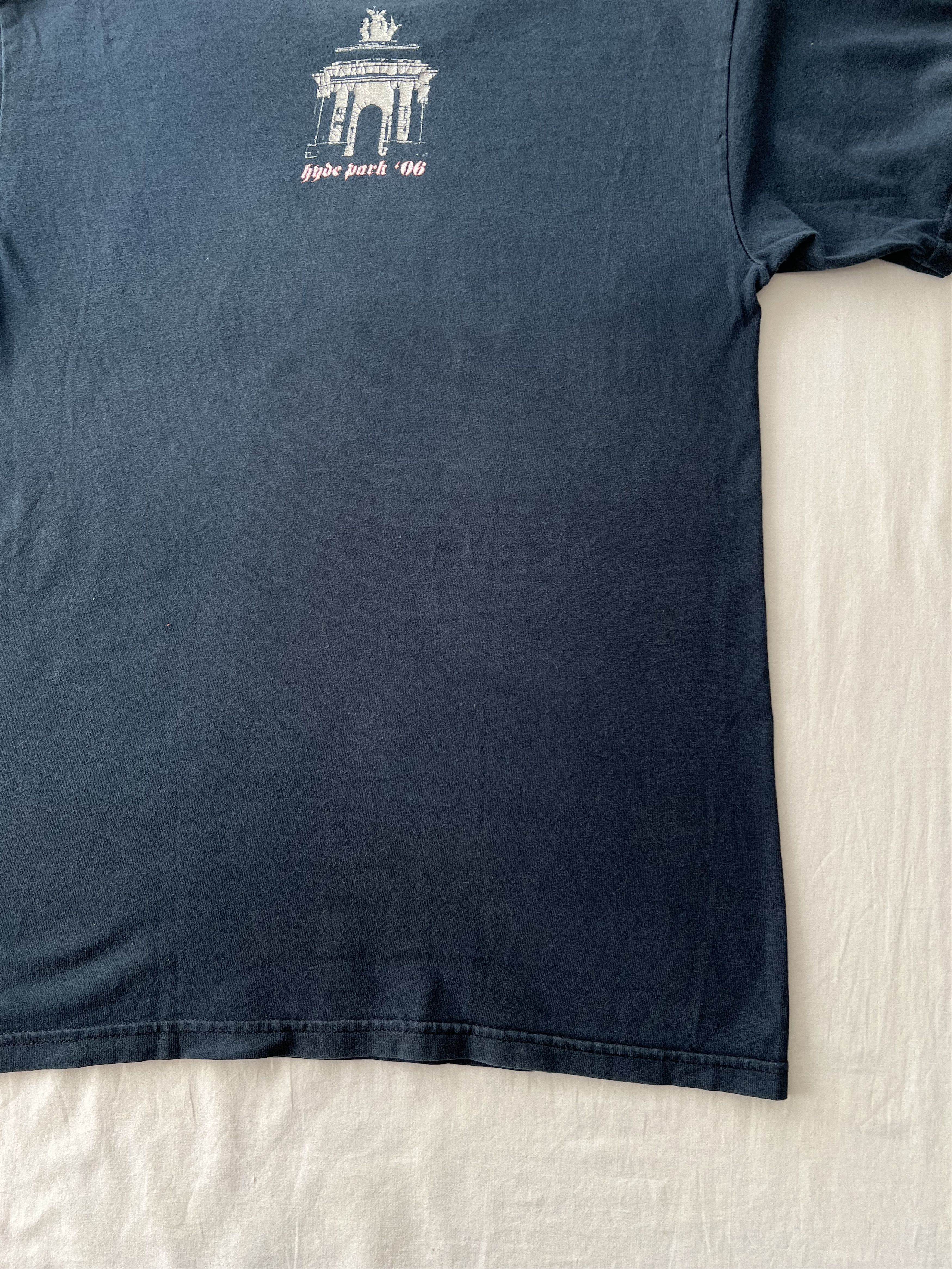 Band Tees Vintage 2006 Foo Fighters Hyde Park Black T-shirt Size US S / EU 44-46 / 1 - 17 Thumbnail