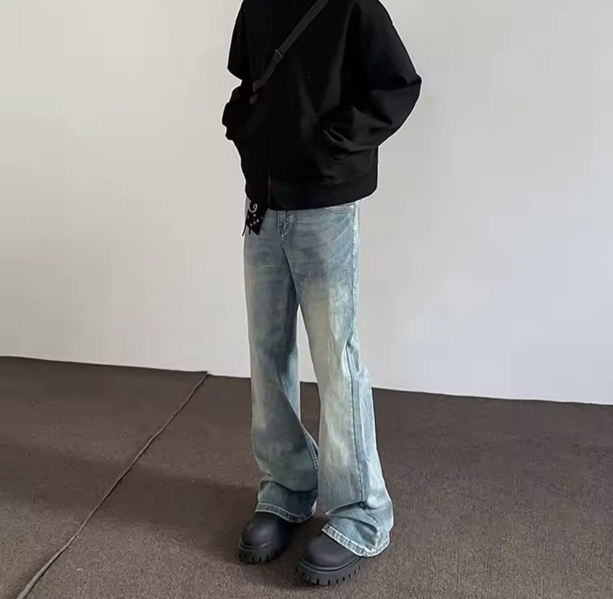Japanese Brand × Vintage Loose Flared Streetwear Casual Distressed Denim Jeans Size US 31 - 2 Thumbnail