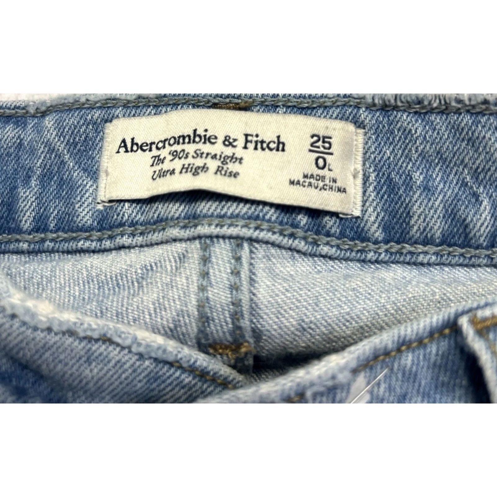 Abercrombie & Fitch Abercrombie & Fitch The 90s Straight Ultra High Rise Mom Jeans Denim 25/0s Jeans Blue 5-Pocket 90s Womens Size 42" / US 20 - 3 Thumbnail