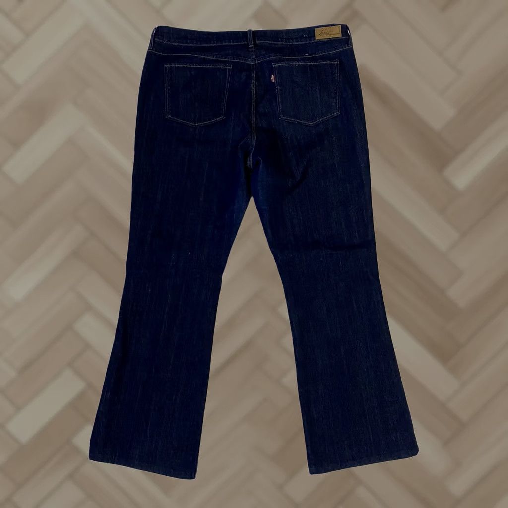 Levi's VINTAGE? No — Levis Jeans Slight Curve Classic Boot Cut 5-Pocket Regular Women Medium Blue Wash 16/33 Size 38" / US 16 / IT 52 - 1 Thumbnail