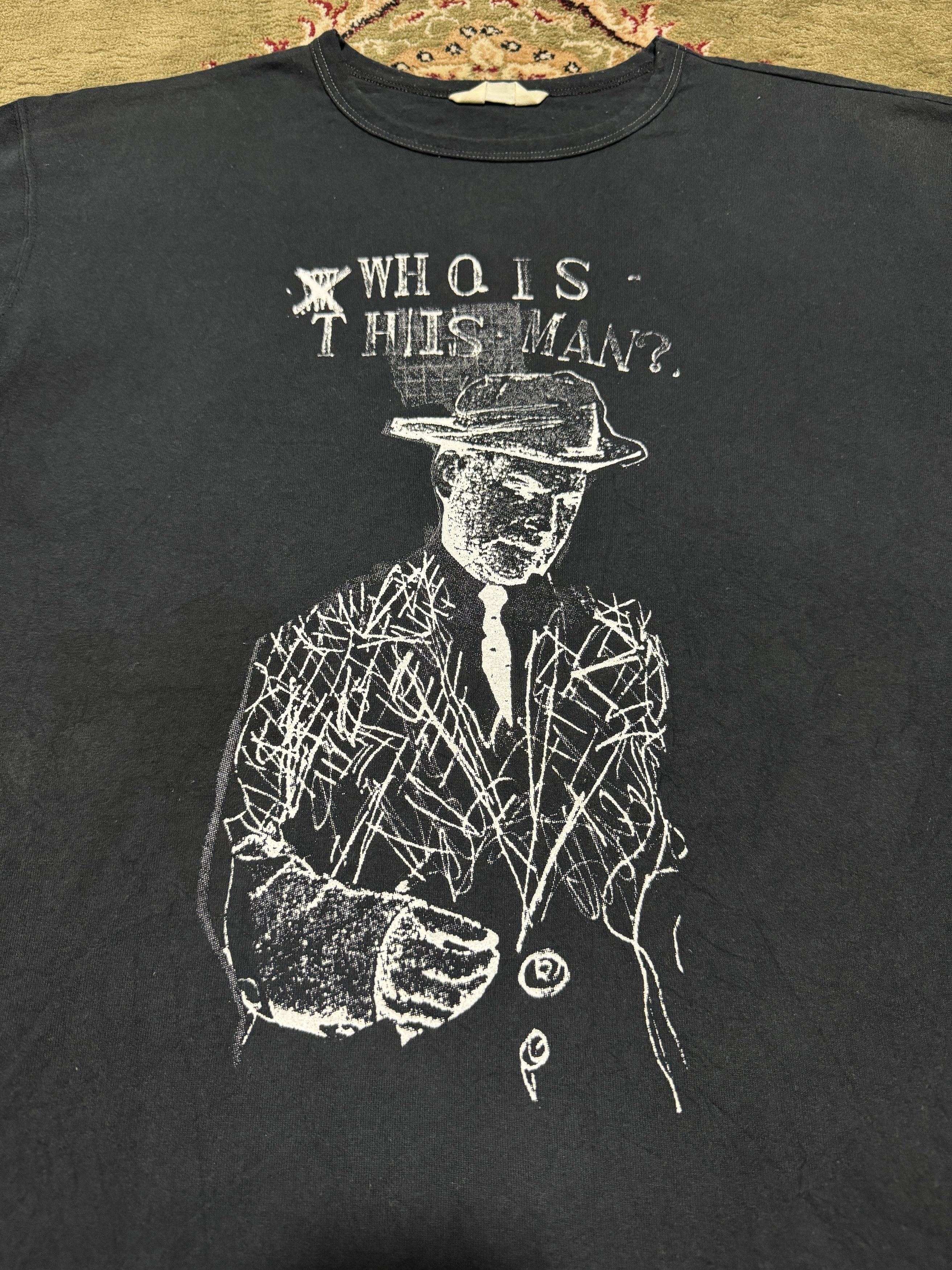 Jean-Michel Basquiat × Uniqlo × Vintage Vintage Jean Michel Basquiat Who Is This Man Pop Art T shirt Size US XL / EU 56 / 4 - 2 Thumbnail