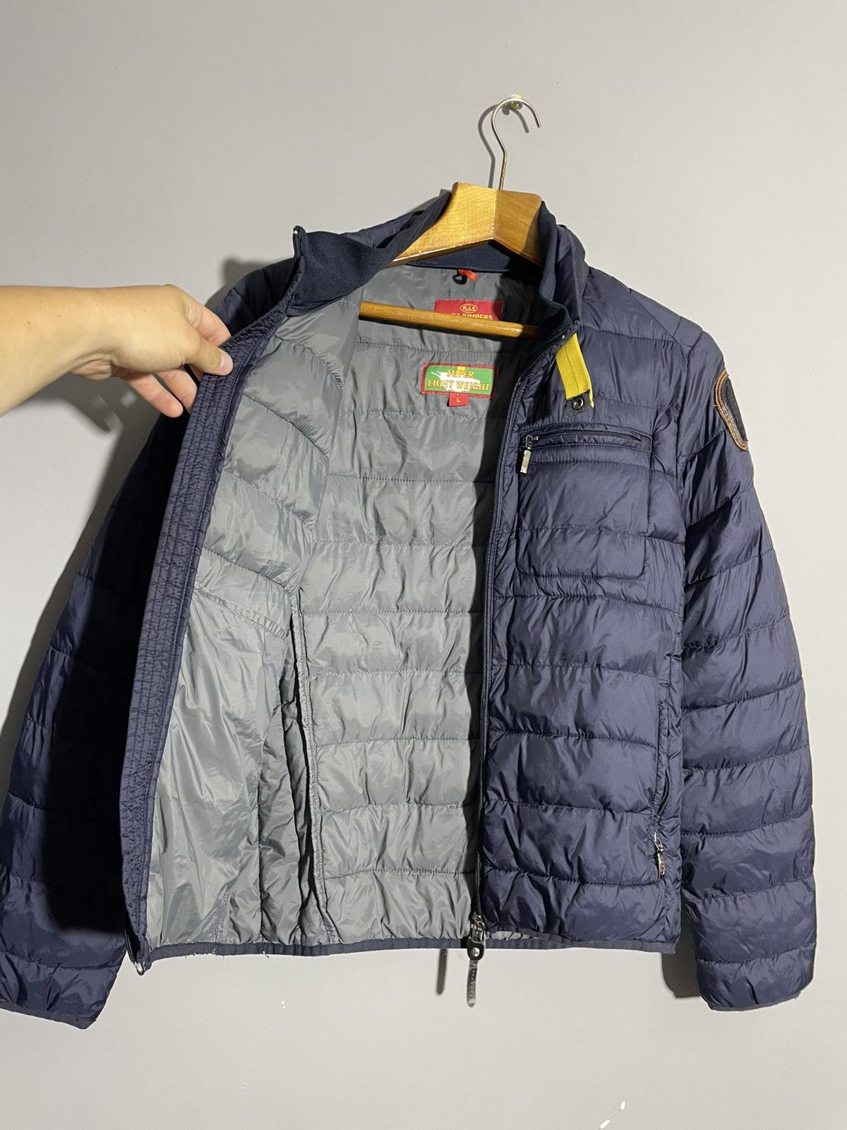 Parajumpers Parajumpers super light weight jacket size L Size US L / EU 52-54 / 3 - 10 Thumbnail