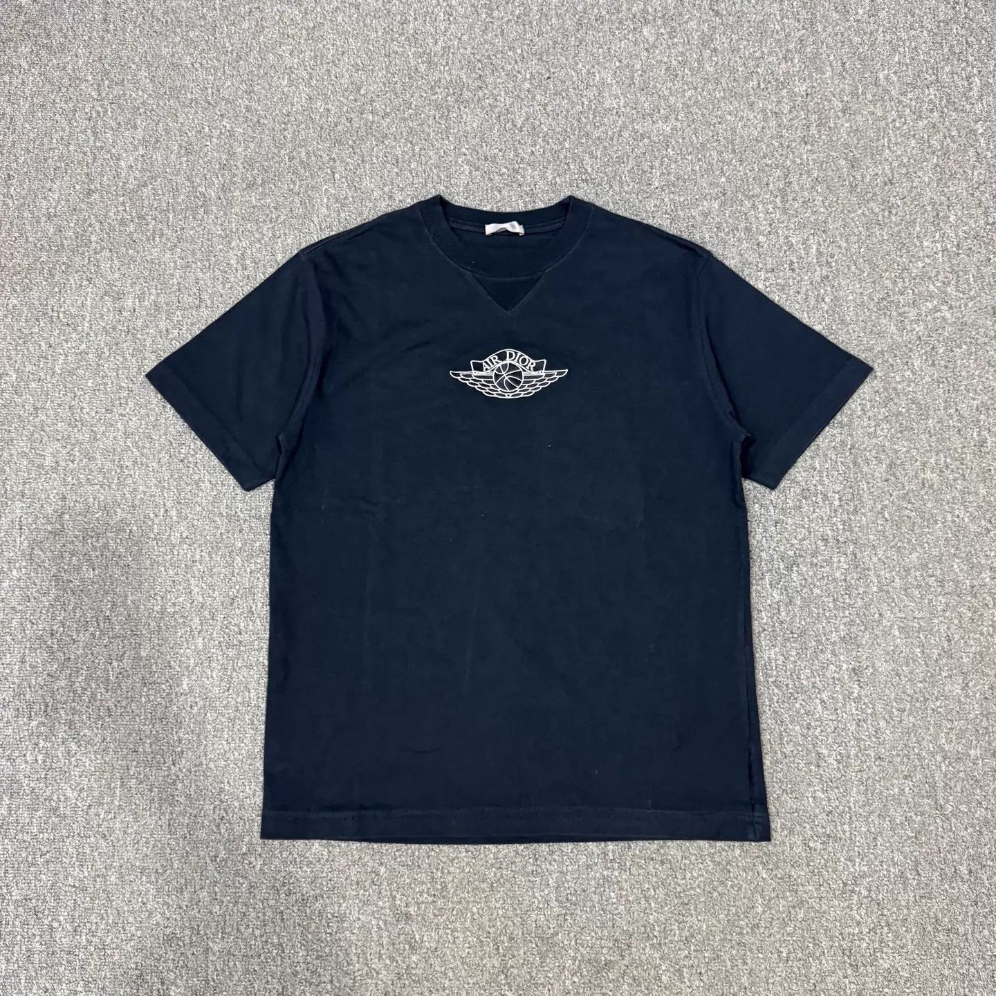 Tシャツ(半袖+袖なし) c30 Christian Dior Embroidered Emblem Short Sleeve T-Shirtu02t 25548753_55884530_600.jpg