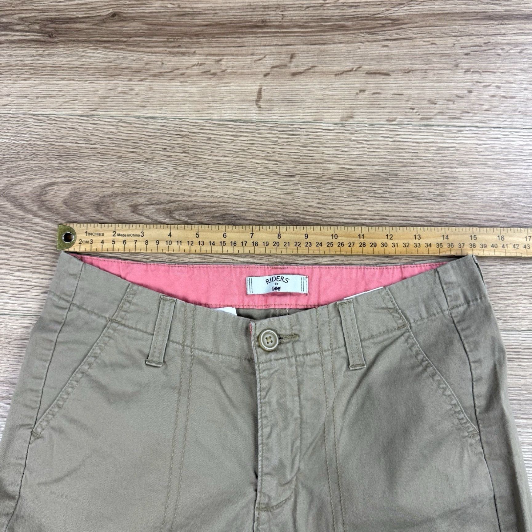 Lee Riders by Lee Khaki Pants Women’s Sz 8M Straight Cut Flat Front Beige 30in Inseam Womens Lee Khakis Flat Front Pants"} Size 30" / US 8 / IT 44 - 4 Thumbnail