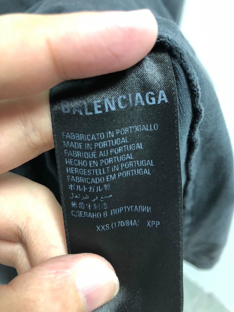 Balenciaga Balenciaga SS22 Batman Logo Letter Retro Distressed Short Size US XXS / EU 40 - 5 Thumbnail