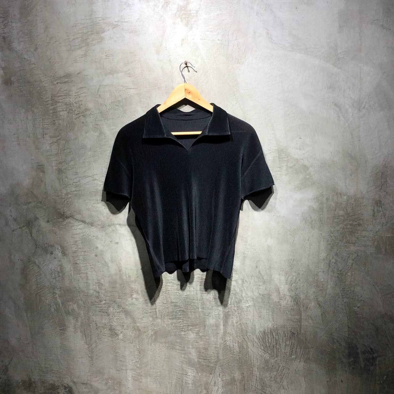 Pleats Please Issey Miyake Issey Miyake Pleats Please cropped Polo shirt Size M / US 6-8 / IT 42-44 - 1 Thumbnail