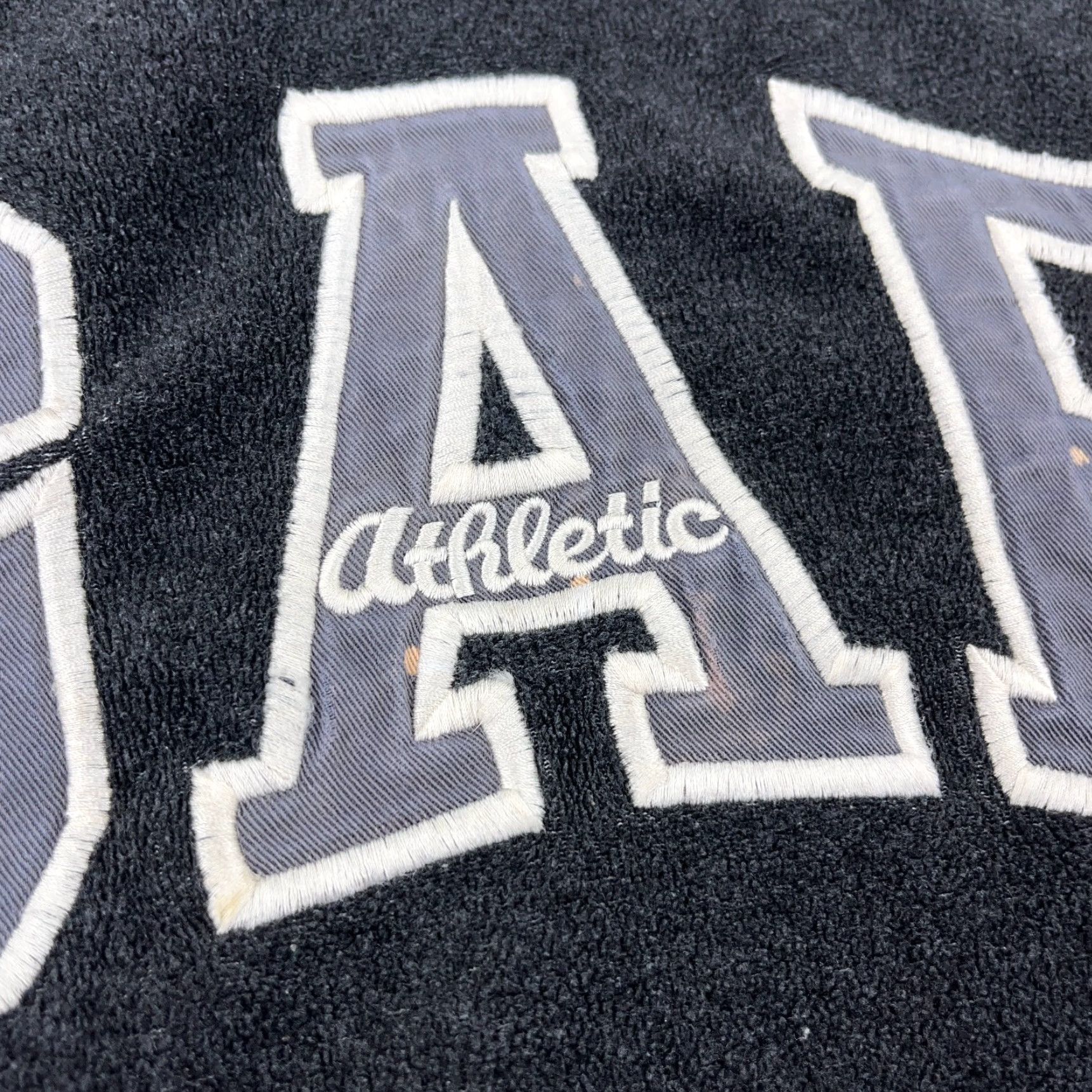 Gap VINTAGE Gap Hoodie Men L Gray 90s Grunge Logo Embroidered Fleece Pullover Athletic Sports Graphic Print Heavyweight Hooded Casual Pullover Mens Size US L / EU 52-54 / 3 - 5 Thumbnail
