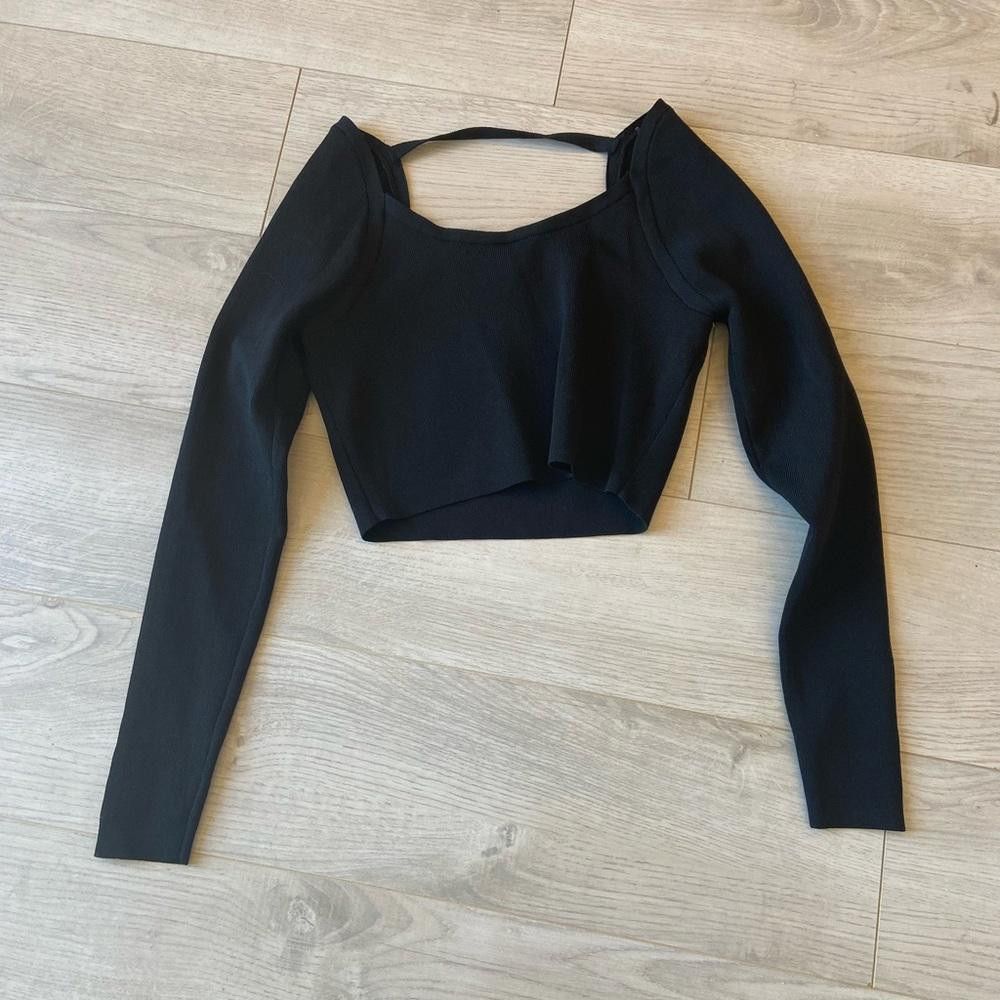 Designer Stylish Black Cropped Long Sleeve Top Size M / US 6-8 / IT 42-44 - 1 Thumbnail