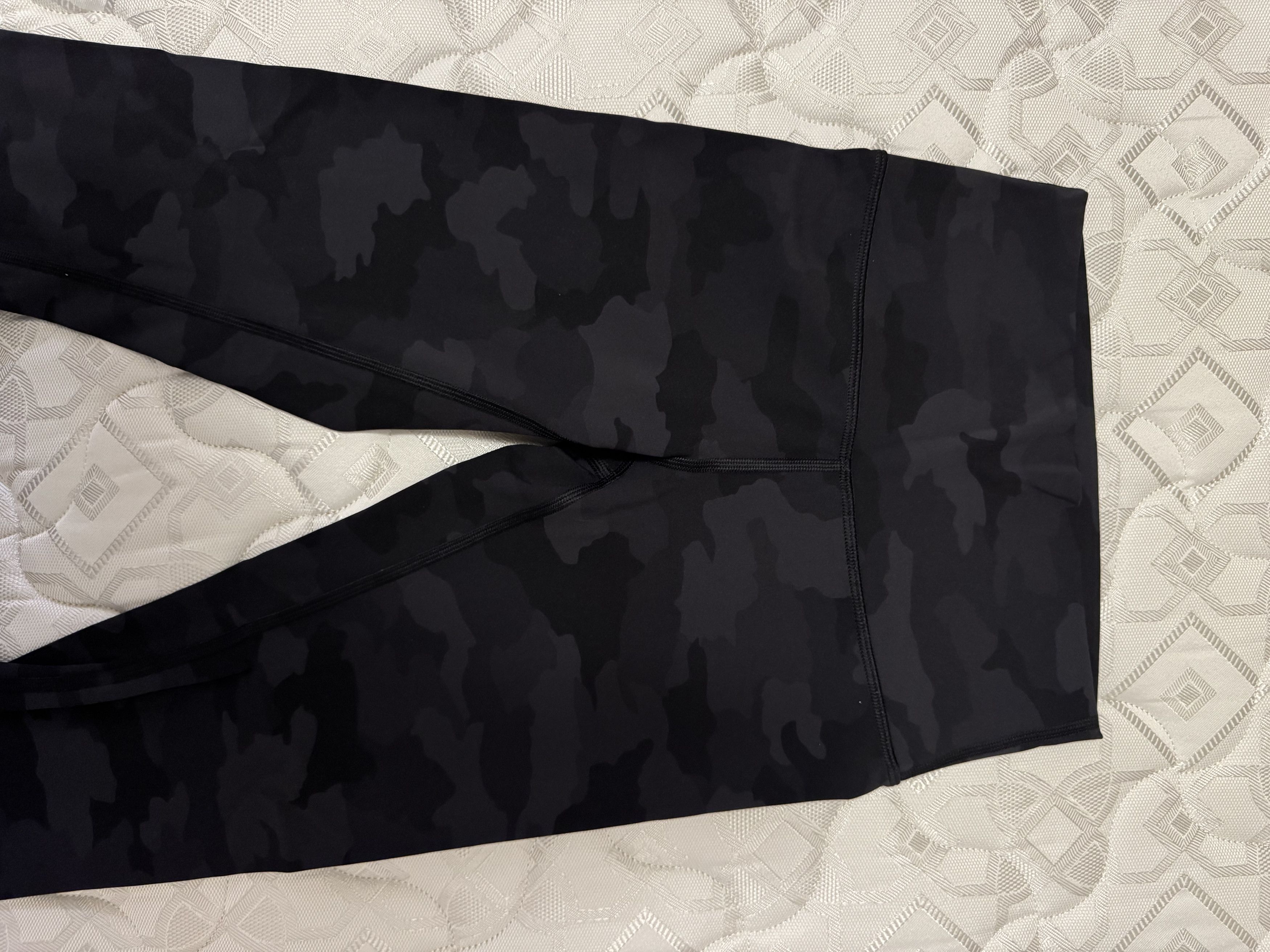 Lululemon Camo Wunder Under Leggings Size 27" / US 4 / IT 40 - 1 Thumbnail