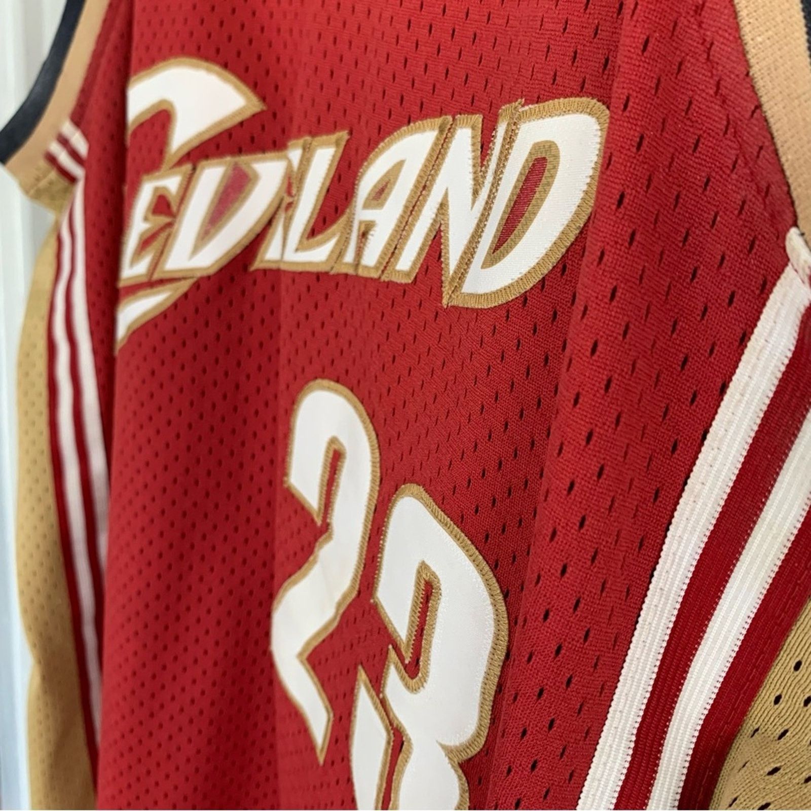 Reebok Authentic LeBron James Cavaliers Reebok Cavs Rookie Jersey Size US L / EU 52-54 / 3 - 3 Thumbnail