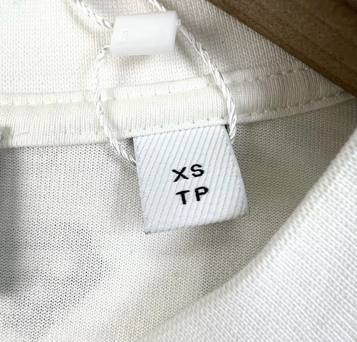 Burberry Burberry / White TB Embroidered Short Sleeve T-Shirt K12 Size US XS / EU 42 / 0 - 5 Thumbnail