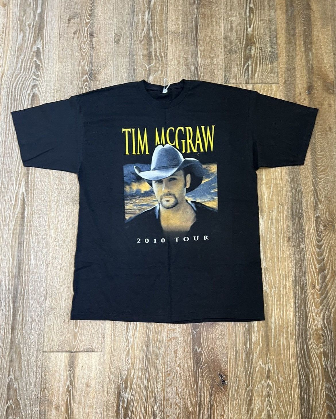Band Tees × Vintage 2010 tim mcgraw tour tee Size US XL / EU 56 / 4 - 1 Thumbnail