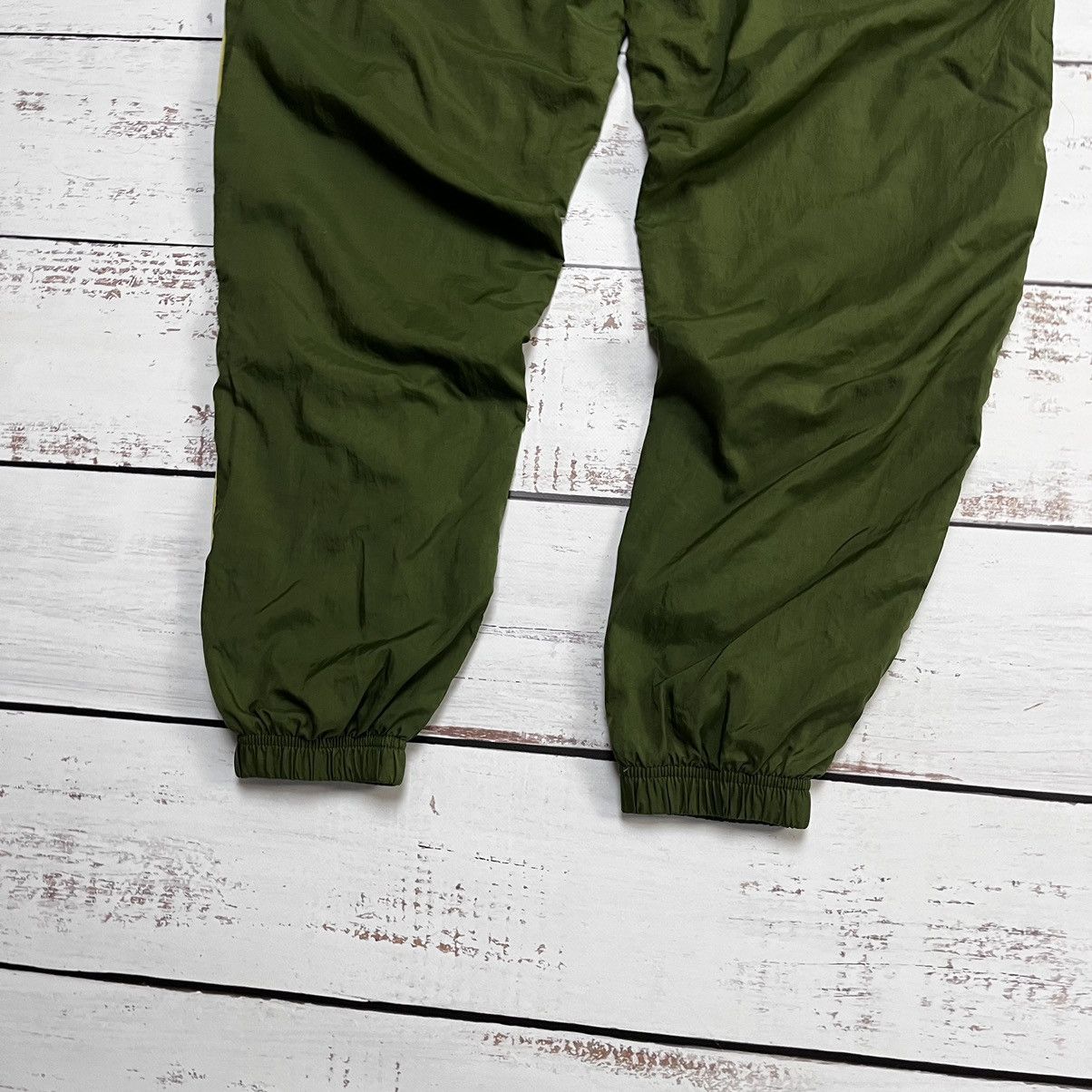 Nike Nike Track Green Pants Nylon Joggers Baggy fit Size US 32 / EU 48 - 9 Thumbnail