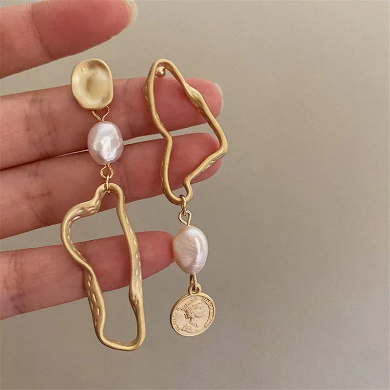 Other Asymmetric Long Baroque Pearl Earrings Size ONE SIZE - 3 Thumbnail