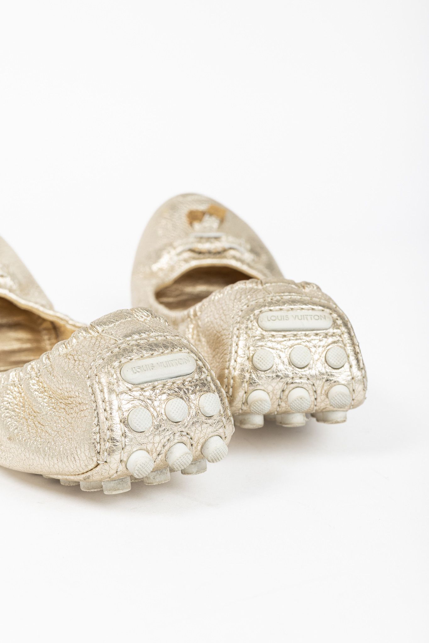 Louis Vuitton Louis Vuitton Lemon Metallic Pebbled Leather Bow Flats Size US 8.5 / IT 38.5 - 10 Thumbnail