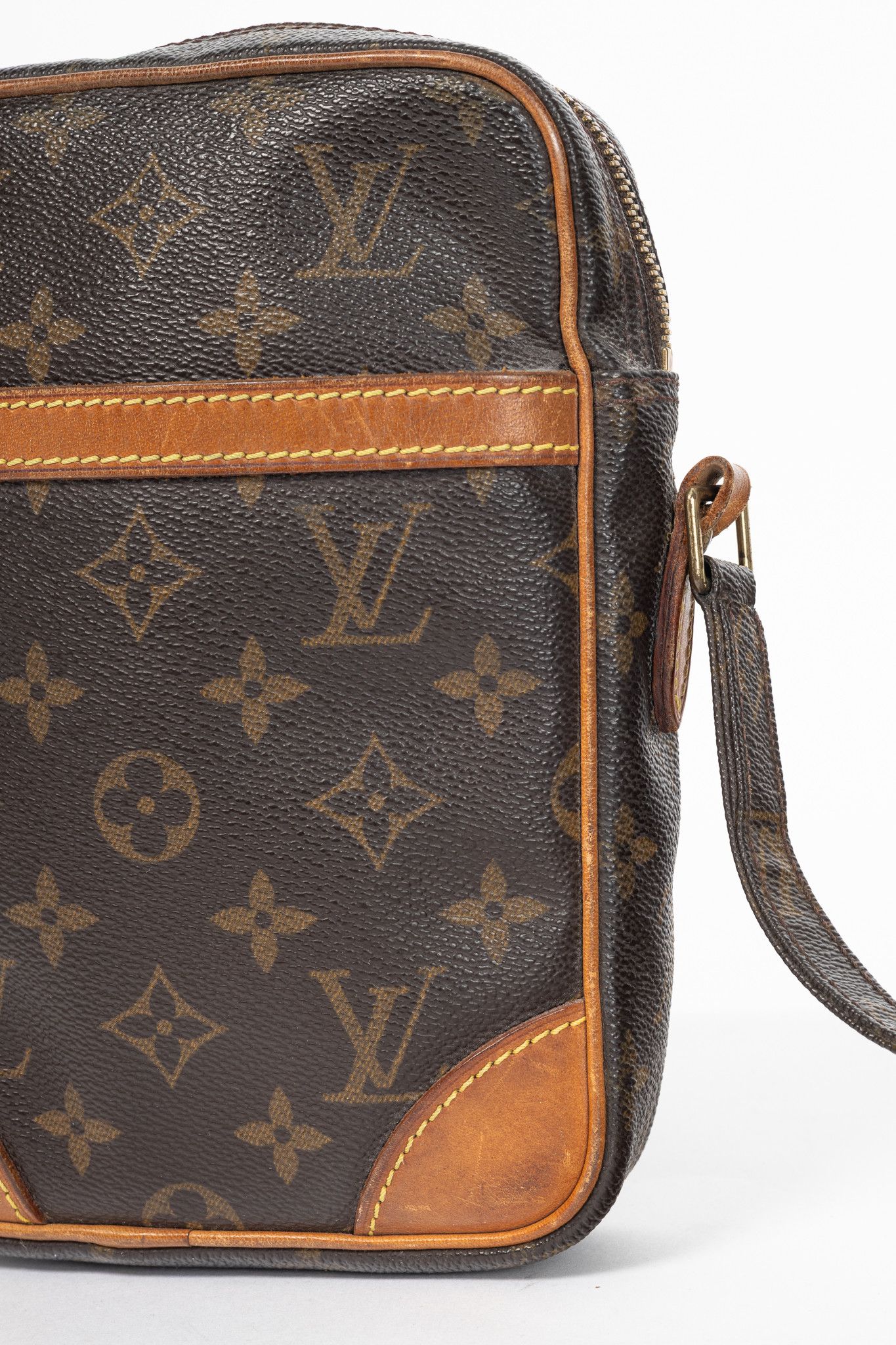 Louis Vuitton Louis Vuitton Danube Monogram Canvas & Leather Crossbody Size ONE SIZE - 7 Thumbnail