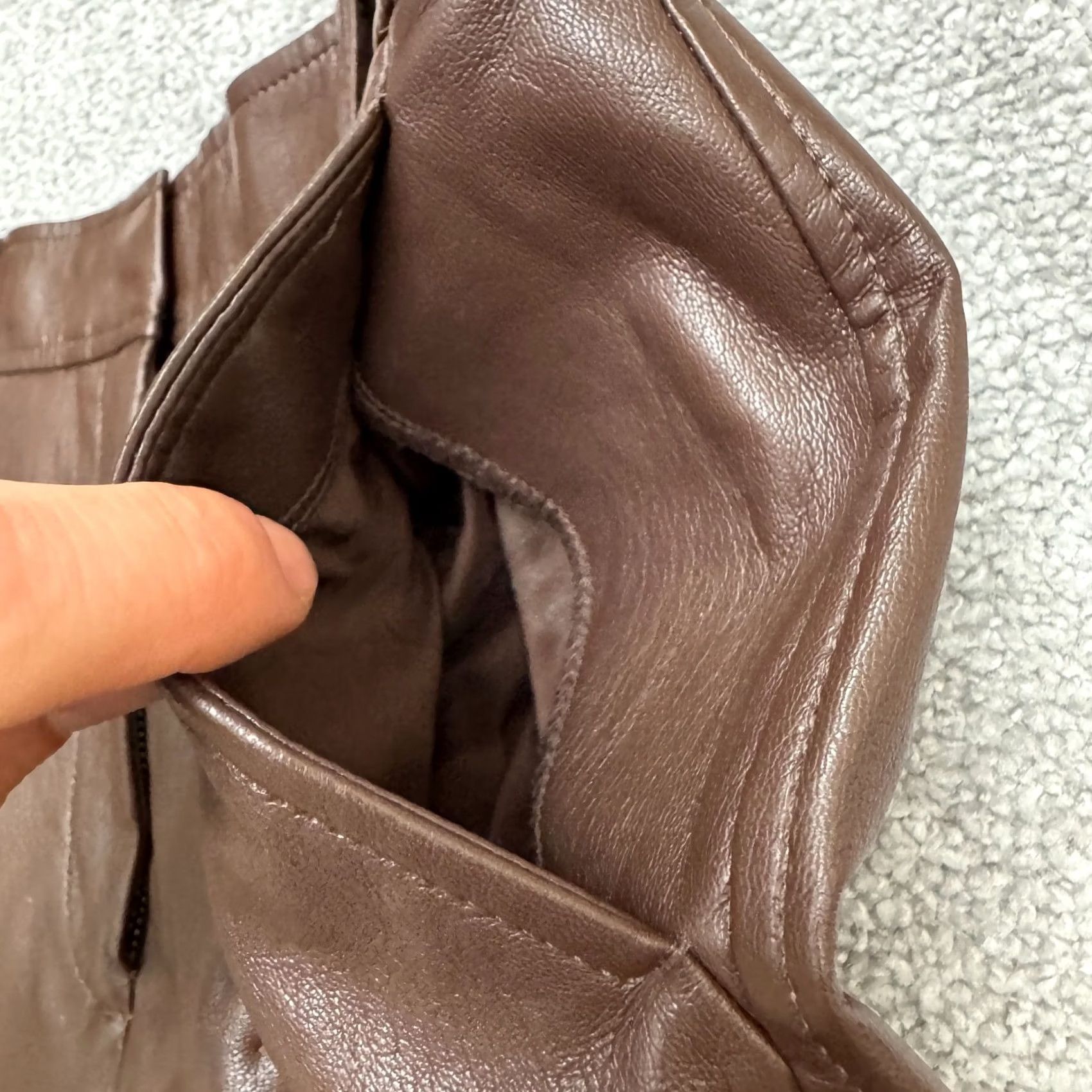 Aritzia Babaton Aritzia Vegan Leather High Rise Flared Pants Brown Trouser 4 Womens Size 27" / US 4 / IT 40 - 4 Thumbnail