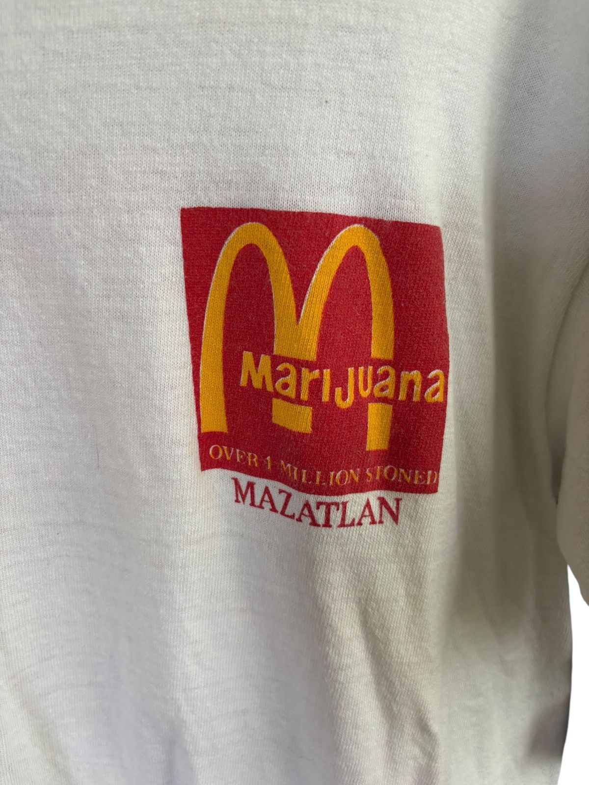 Vintage Vintage McDonalds Mazatlán Marijuana T-Shirt Size US M / EU 48-50 / 2 - 3 Thumbnail