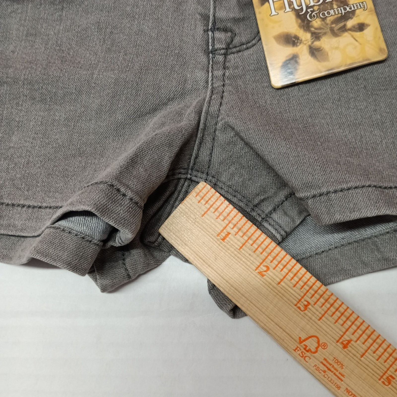 Other Hybrid & Com Denim Shorts Women's Size 7 Gray Stretch 2" Ins Size 28" / US 6 / IT 42 - 2 Thumbnail