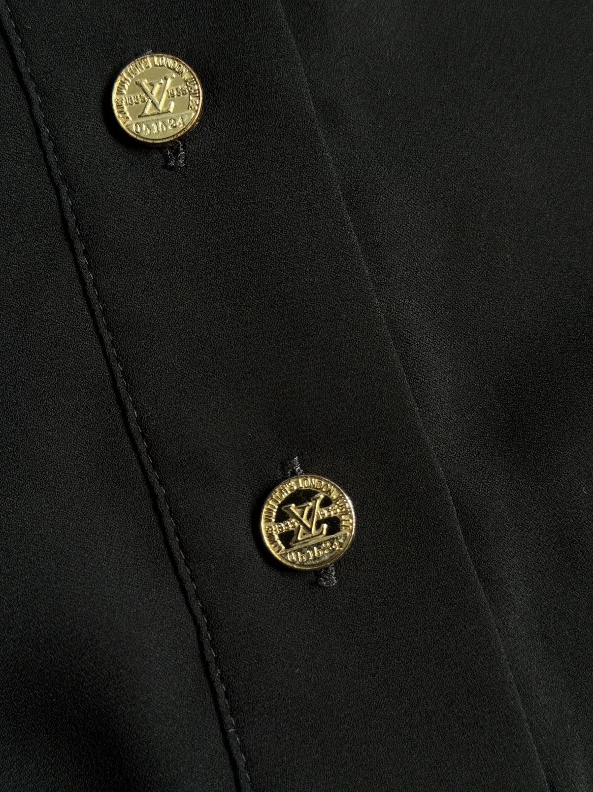Louis Vuitton Louis Vuitton Uniforms Gold Button Up Blouse Size M / US 6-8 / IT 42-44 - 8 Thumbnail