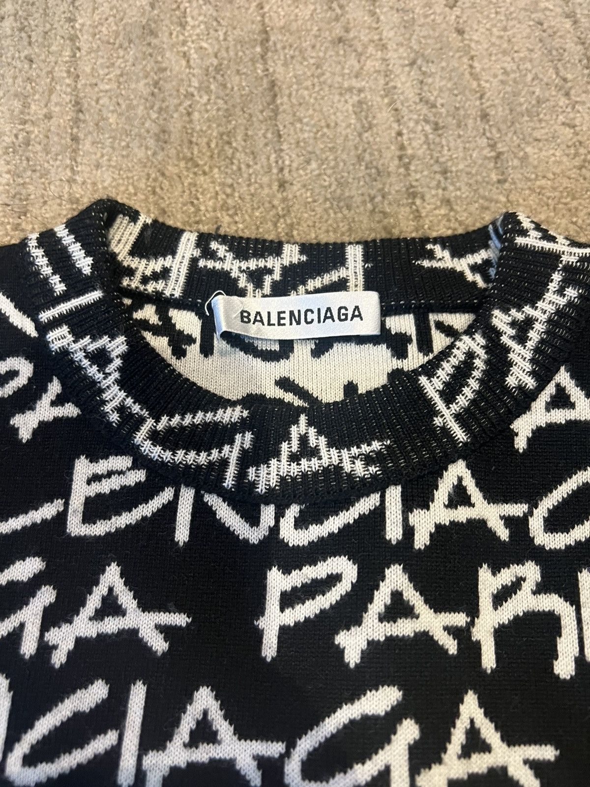 Balenciaga Balenciaga All Over Logo Crewneck Sweater Size US XS / EU 42 / 0 - 7 Thumbnail